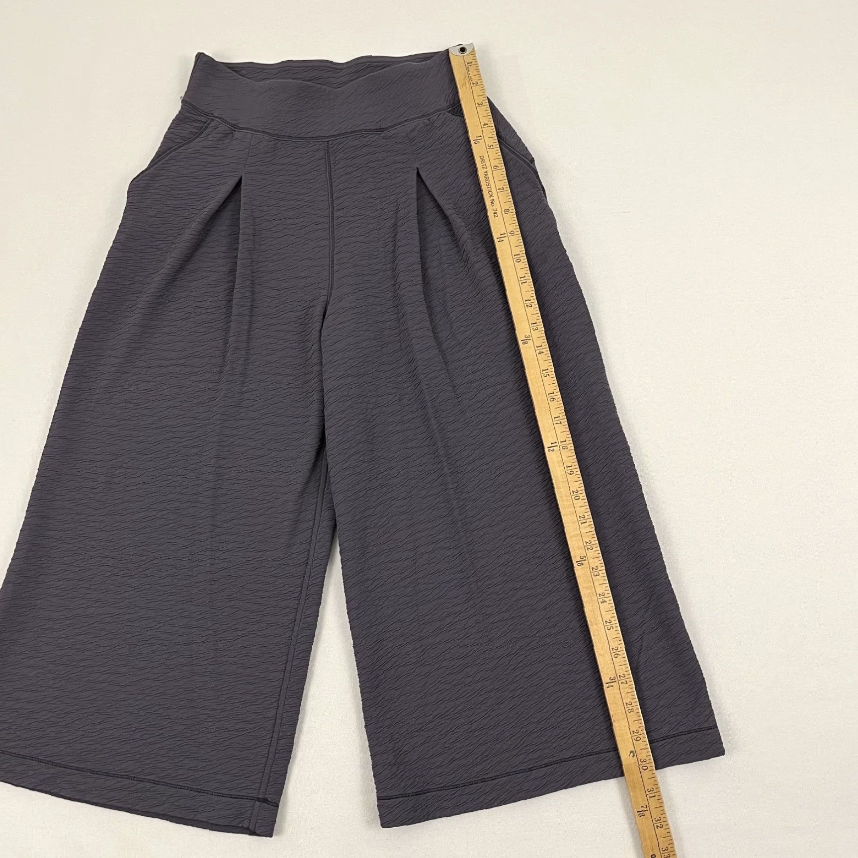 Lululemon Lululemon Can You Feel The Pleat Pants Women Size 6 Cropped Wide-Leg 19" Purple Nylon Blend Pockets Athleisure Yoga Womens Size 28" / US 6 / IT 42 - 7 Thumbnail