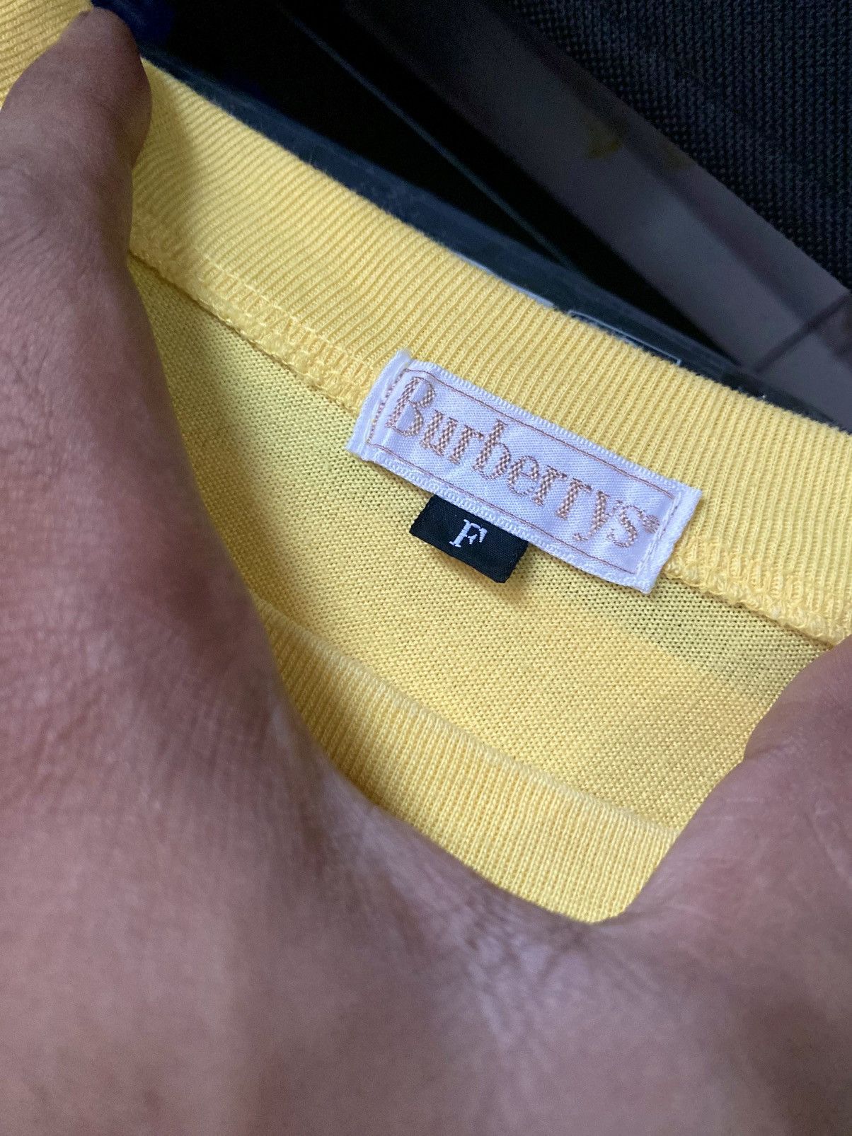 Burberry Vintage 90s Burberrys Center Script Logo Embroidered Tshirt Size US L / EU 52-54 / 3 - 6 Thumbnail
