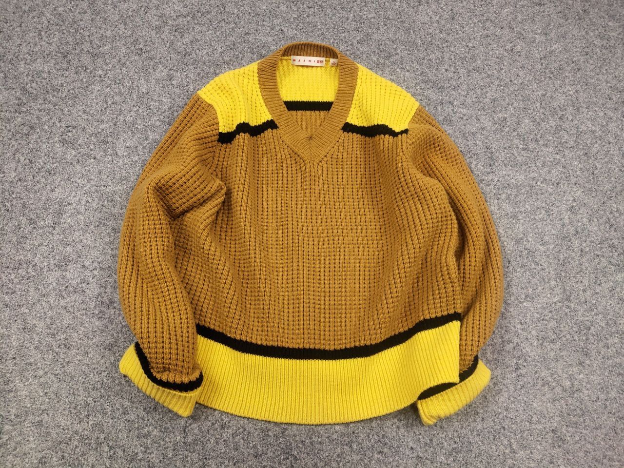 Marni Marni x Uniqlo Designer FW22 Knitted Vneck Cropped Sweater Size XL / US 12-14 / IT 48-50 - 5 Thumbnail