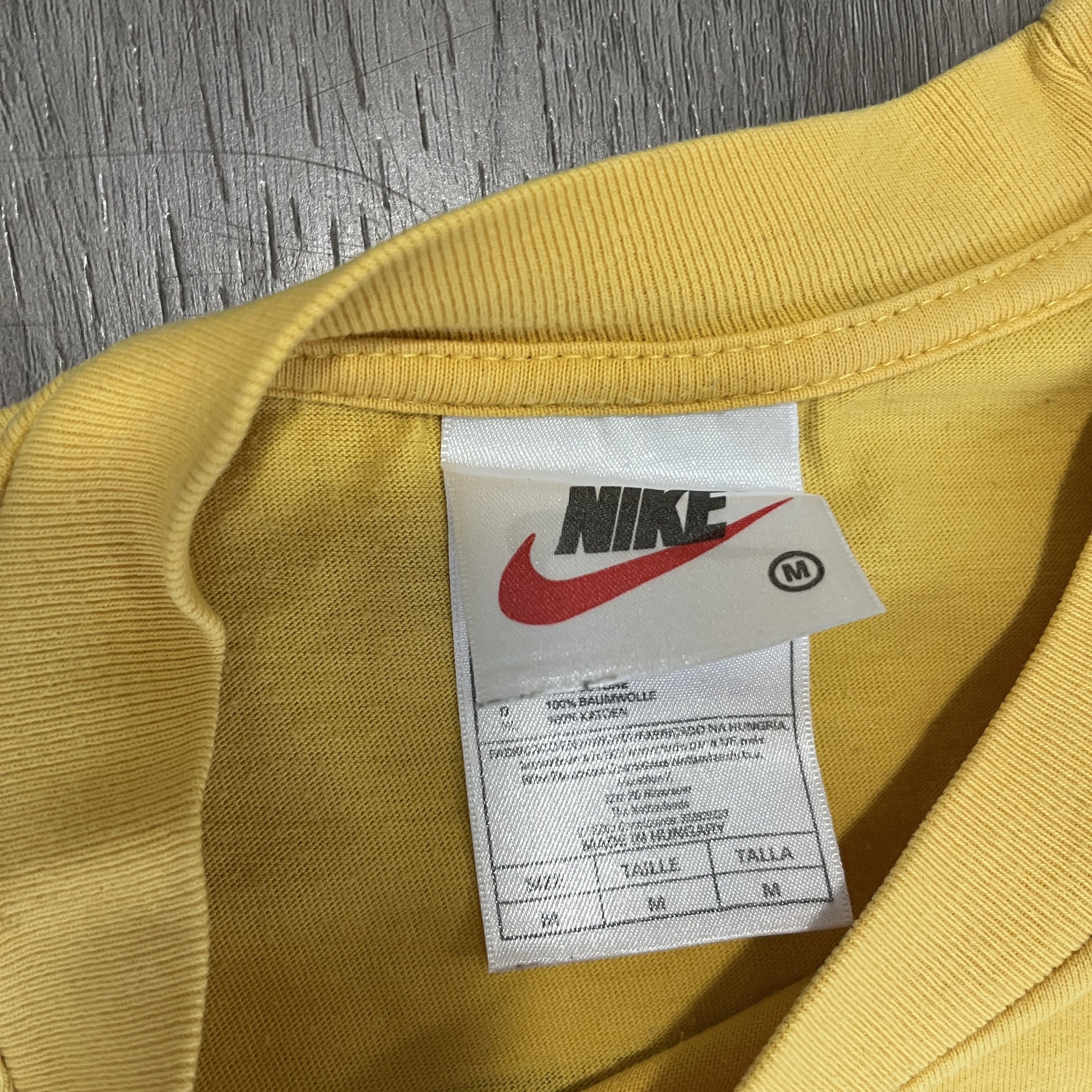 Nike Rare Vintage 90s Nike Football Ronaldo R9 Brasil T Shirt Size US M / EU 48-50 / 2 - 7 Thumbnail