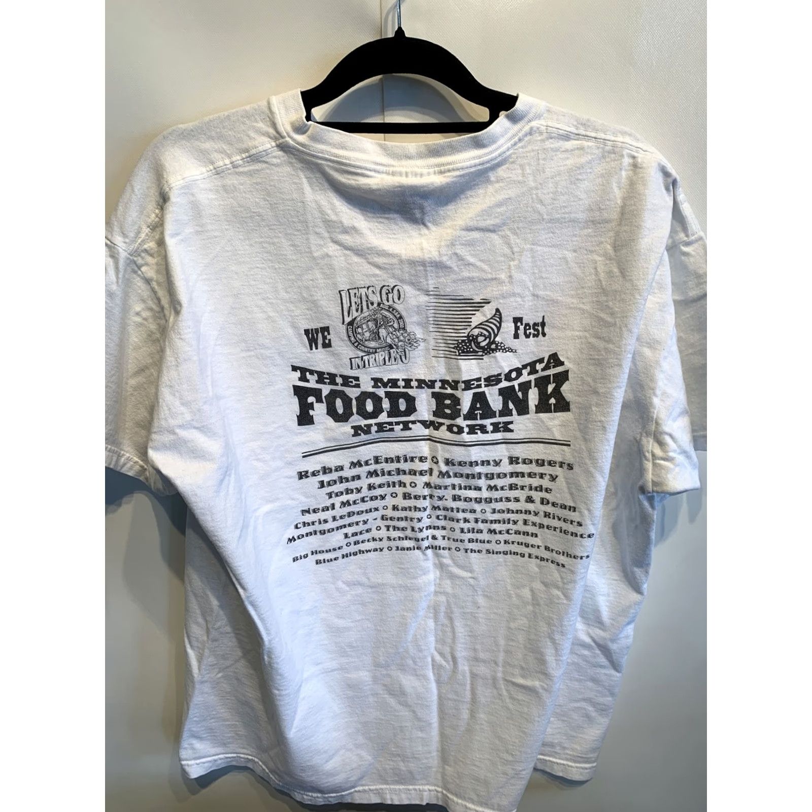 Fruit Of The Loom VINTAGE We Fest Barrel Fun REBA Kenny Rodgers Food Bank Shirt Mens XL White Crew Neck Short Sleeve graphic Print 90s Concert Toys? Size US XL / EU 56 / 4 - 3 Thumbnail