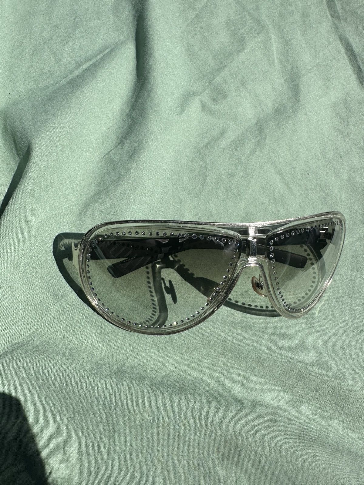 Gucci Vintage Gucci Swarovski crystal sunglasses 2007 Size ONE SIZE - 14 Thumbnail