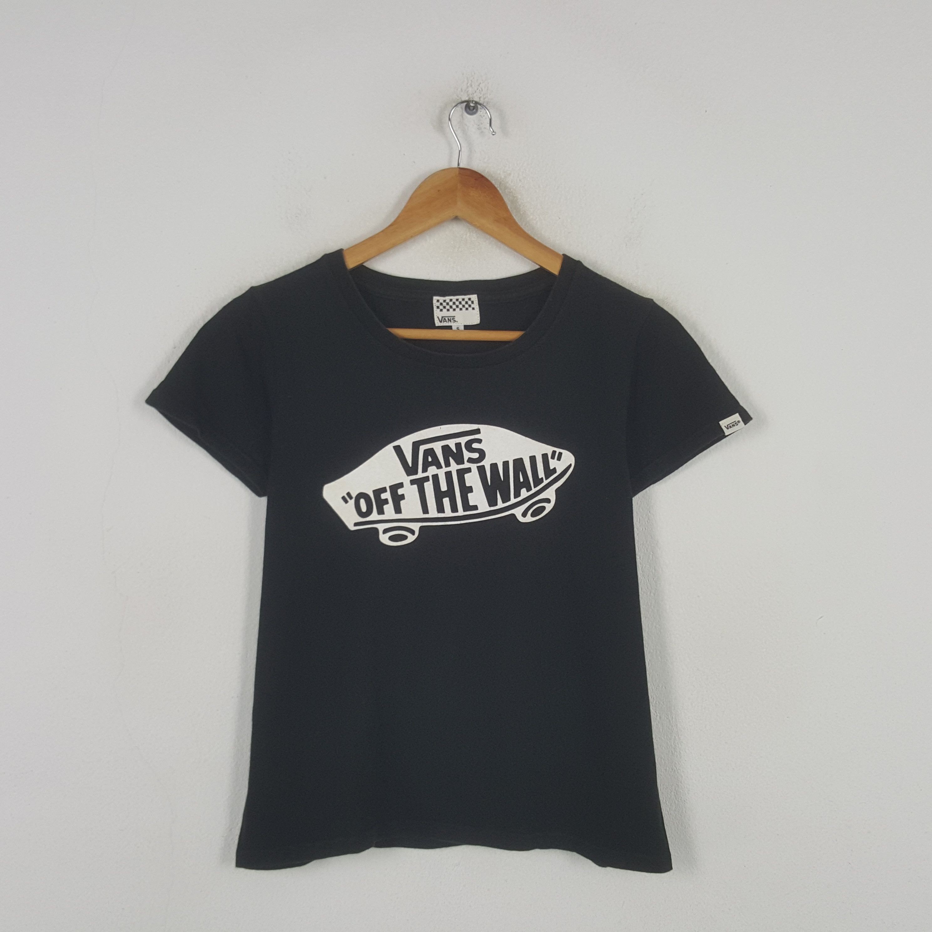 Vans Vintage Vans Off The Wall American Skateboard Tshirt RR19 Size S / US 4 / IT 40 - 1 Thumbnail