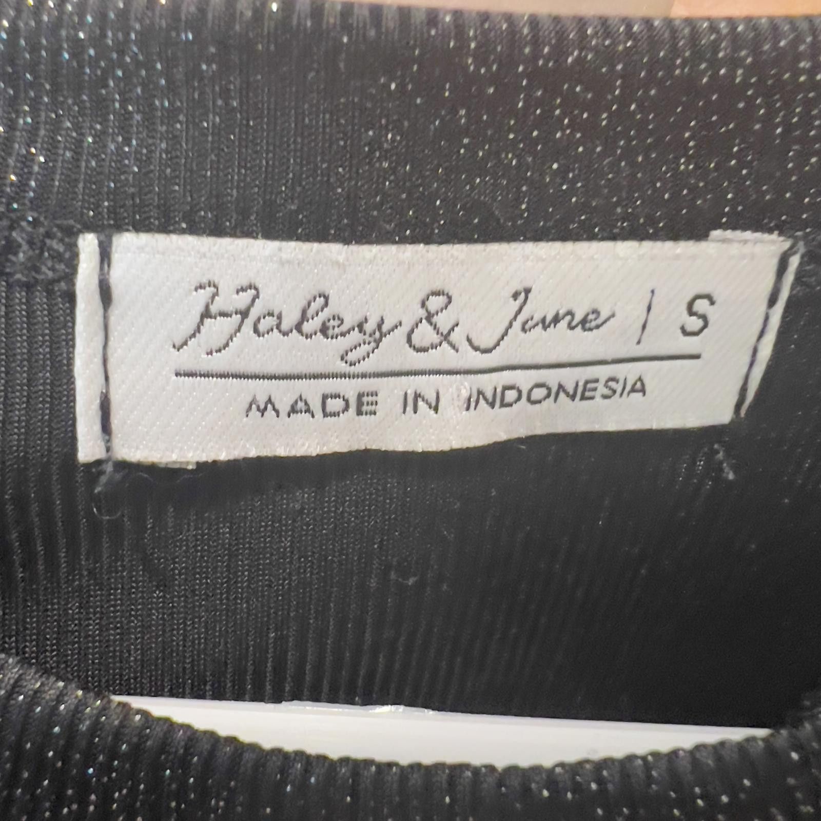 Other Haley & June Women's Black Sleeveless Top Size S Size S / US 4 / IT 40 - 3 Thumbnail