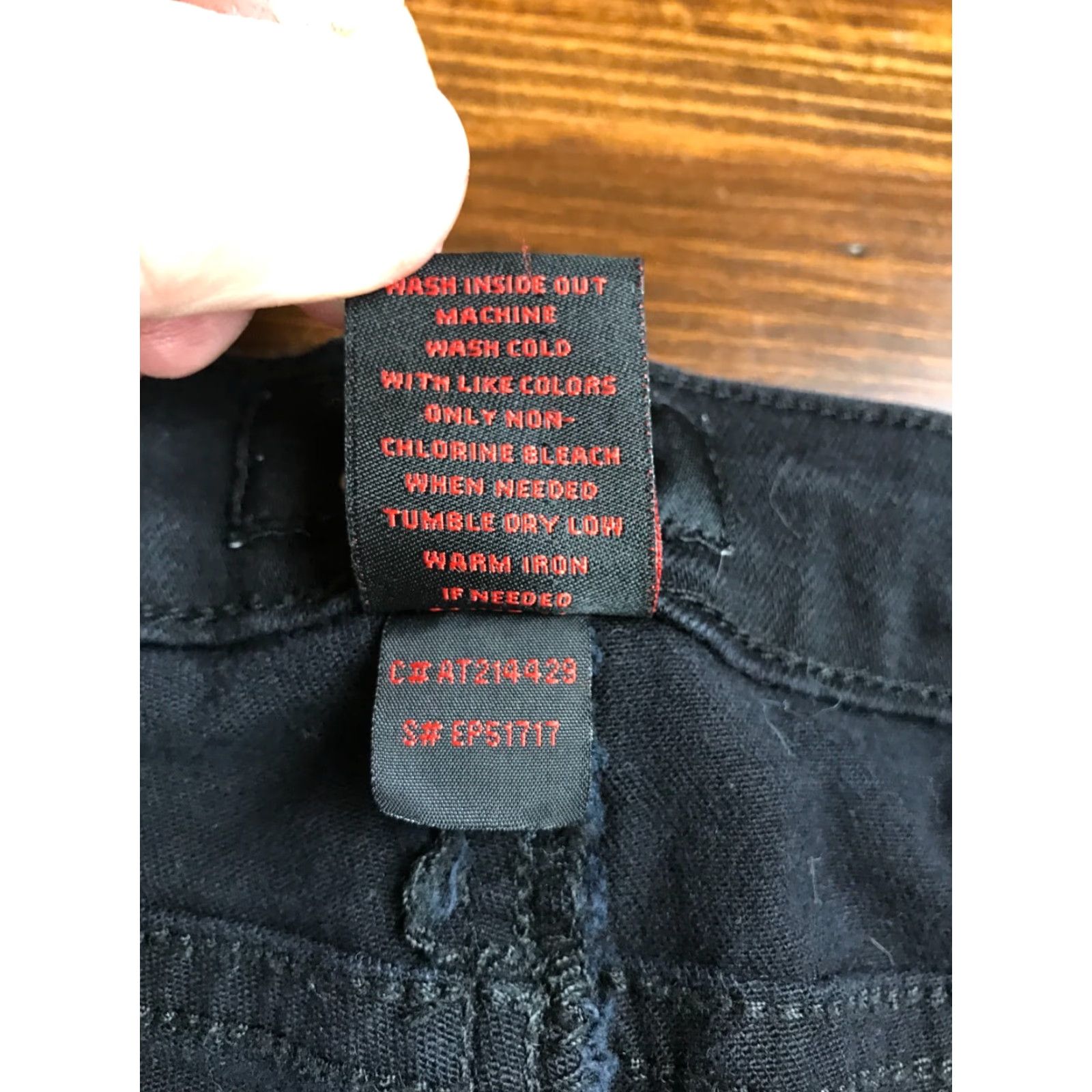 Vintage VINTAGE Earl Jeans Capri Women's 16W Black Denim Embroidered Jeweled AN#89302 Capri Women Size 38" / US 16 / IT 52 - 4 Thumbnail