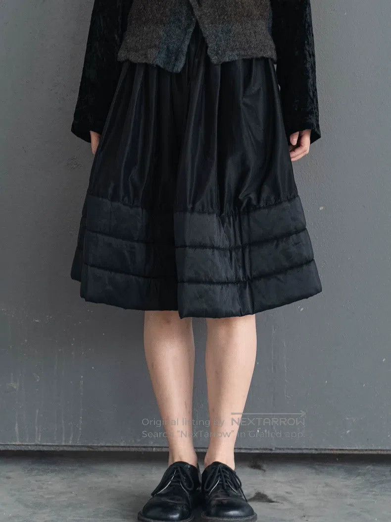 Comme des Garcons Comme Des Garcons size M Black padded half skirt Size 22" - 6 Thumbnail