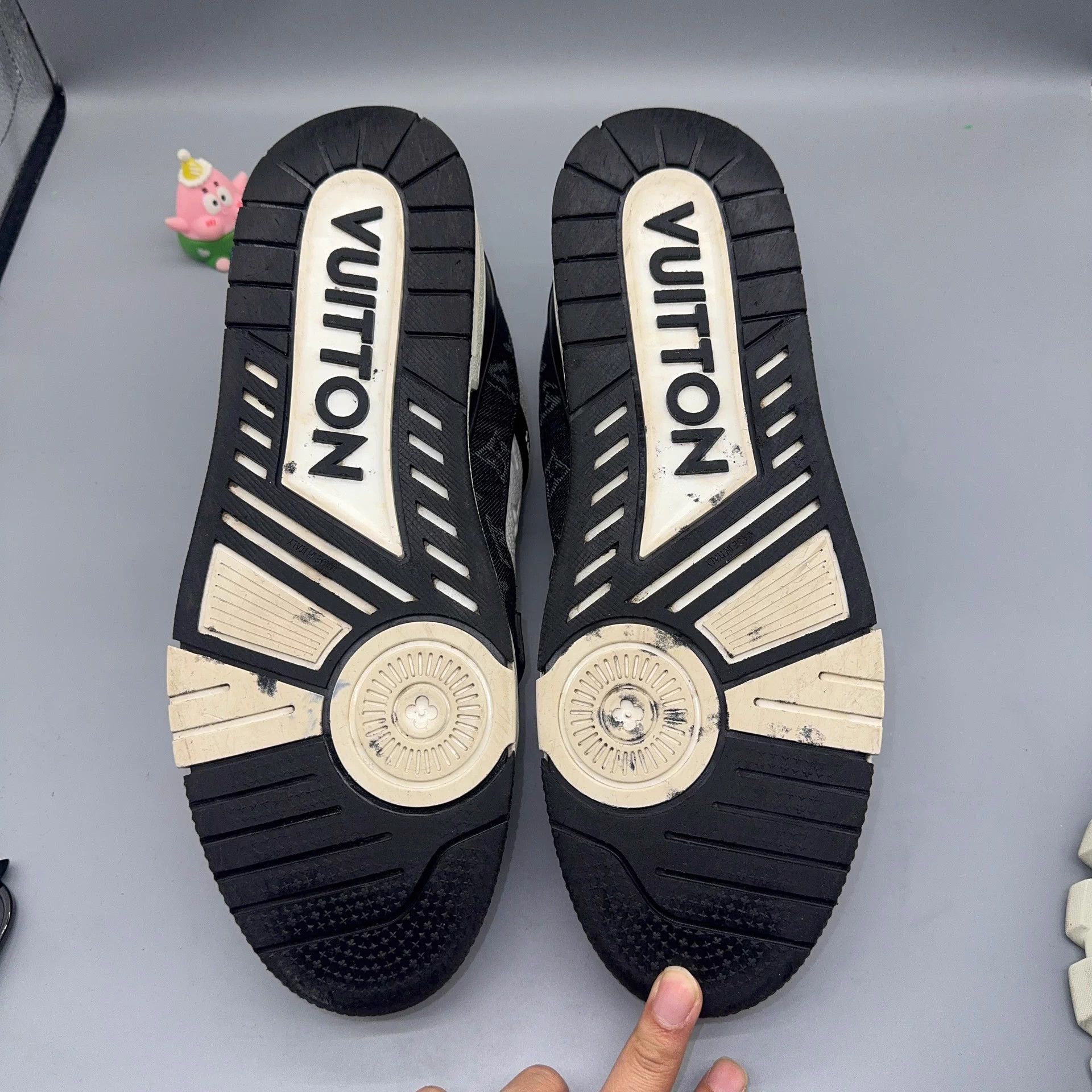 Louis Vuitton LOUIS VUITTON Trainer Panda White Black 44 Size US 11 / EU 44 - 4 Thumbnail