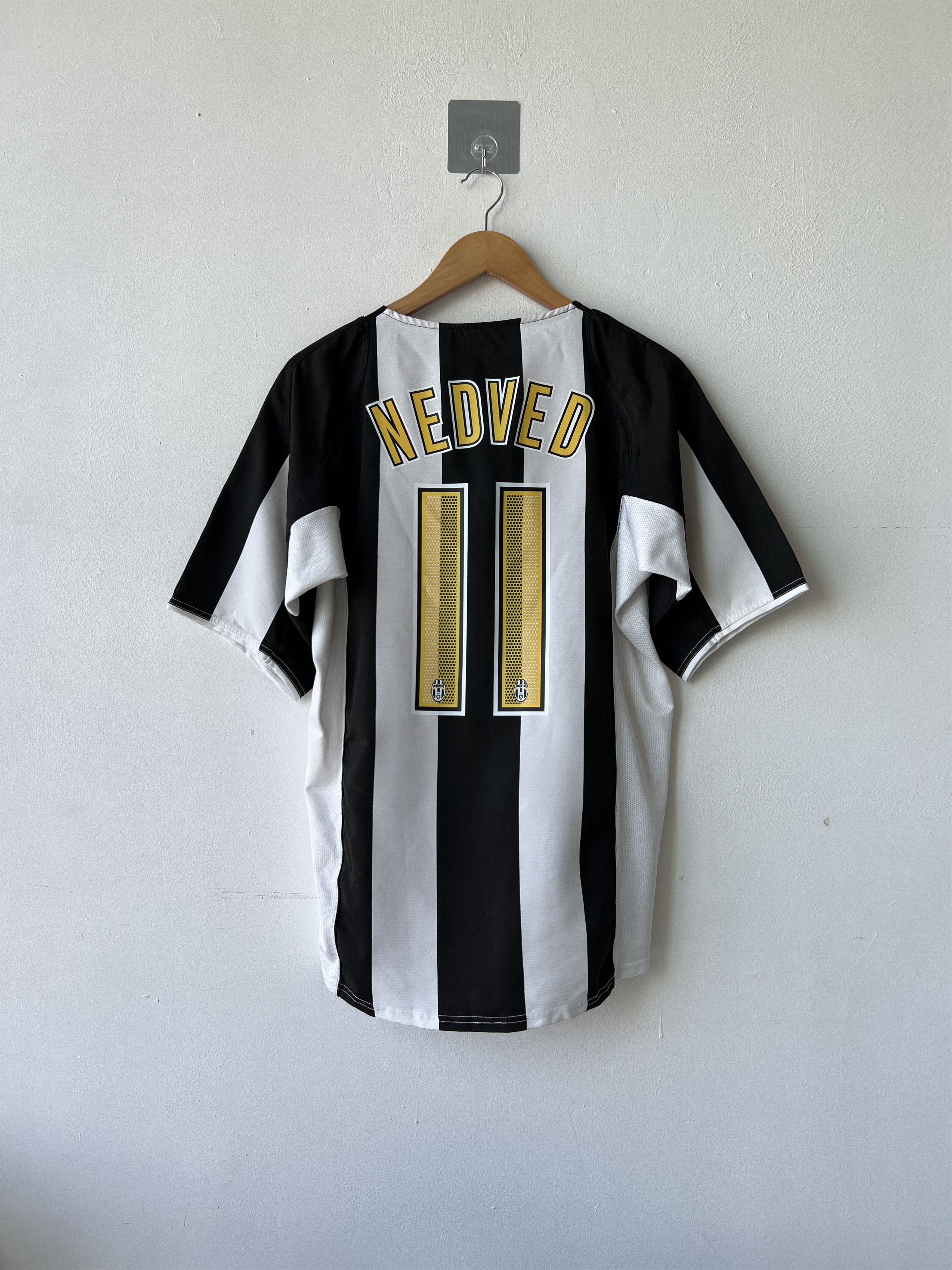 Nike (M) Juventus 2004-05 Home Kit Nedved #11 Size US M / EU 48-50 / 2 - 1 Thumbnail