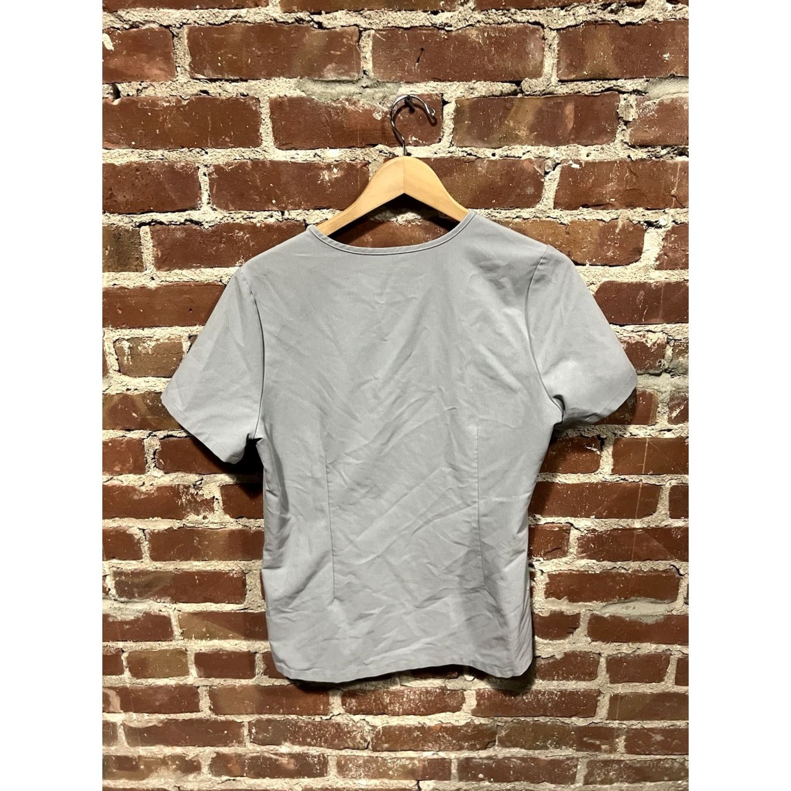 Vintage FIGS Womens Gray Short Sleeve V-neck Medical Scrub Shirt Size M Size M / US 6-8 / IT 42-44 - 2 Thumbnail
