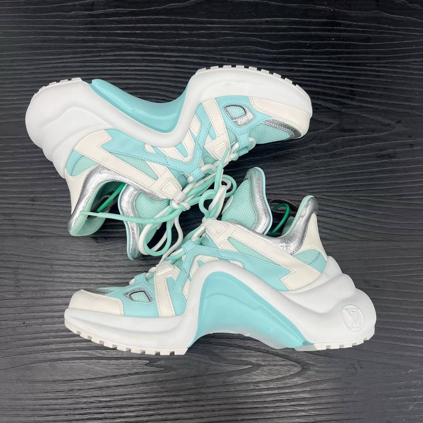 Louis Vuitton LV Archlight White & Green Sneaker 36.5 Worn Once Size US 6 / IT 36 - 4 Thumbnail