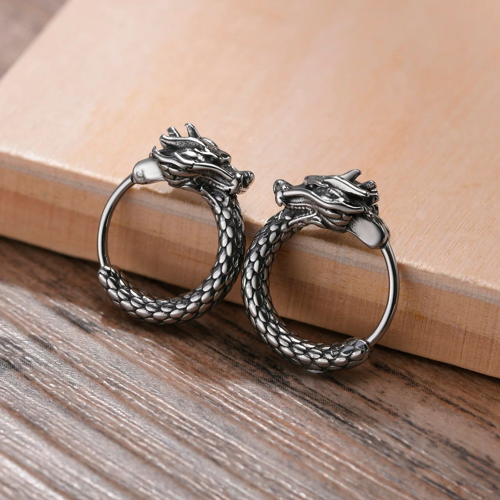 Japanese Brand × Vintage 1Pair Dragon Earrings Size ONE SIZE - 1 Thumbnail