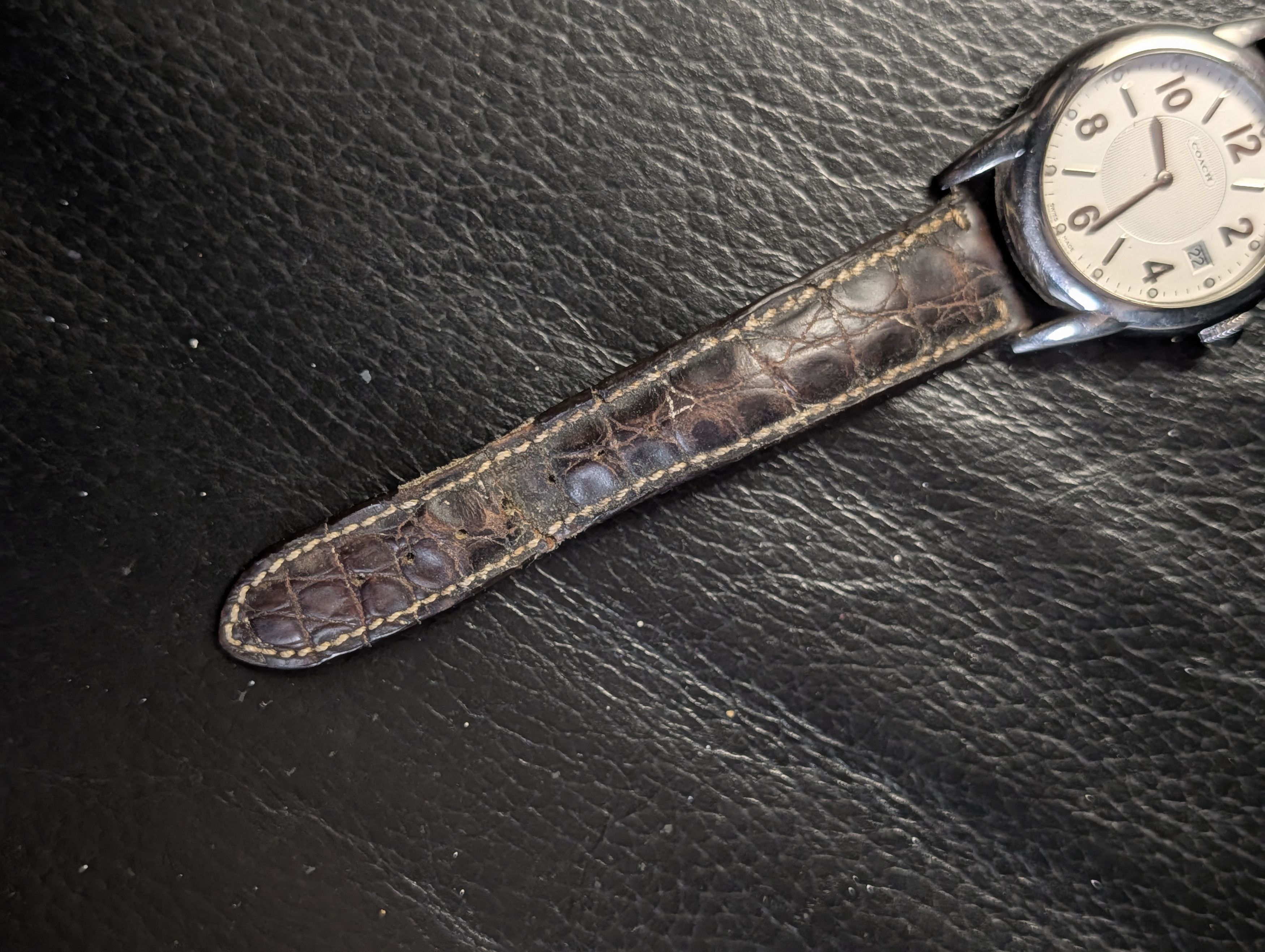 Coach VTG Swiss-Made Date Brown Alligator Quartz 3ATM Watch Size ONE SIZE - 8 Thumbnail