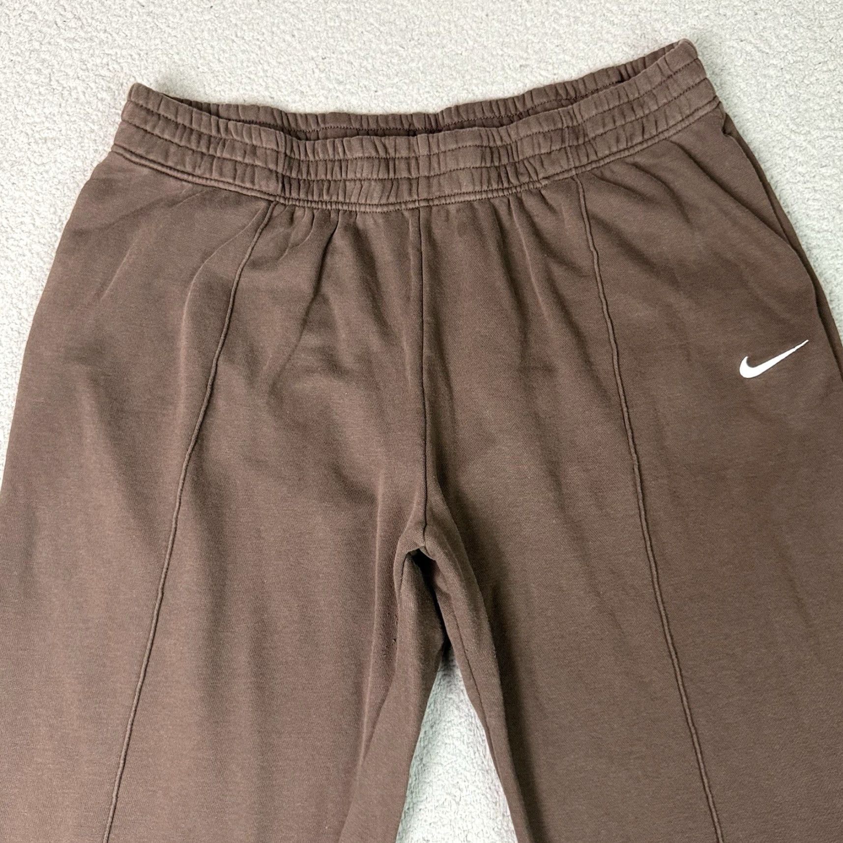 Nike VINTAGE Nike Sweatpants Mens XL Brown Travis Elastic Waist Tapered Swoosh Logo Essential Logo Decade 90s Mens XL Brown Sweatpants Size US 36 / EU 52 - 3 Thumbnail