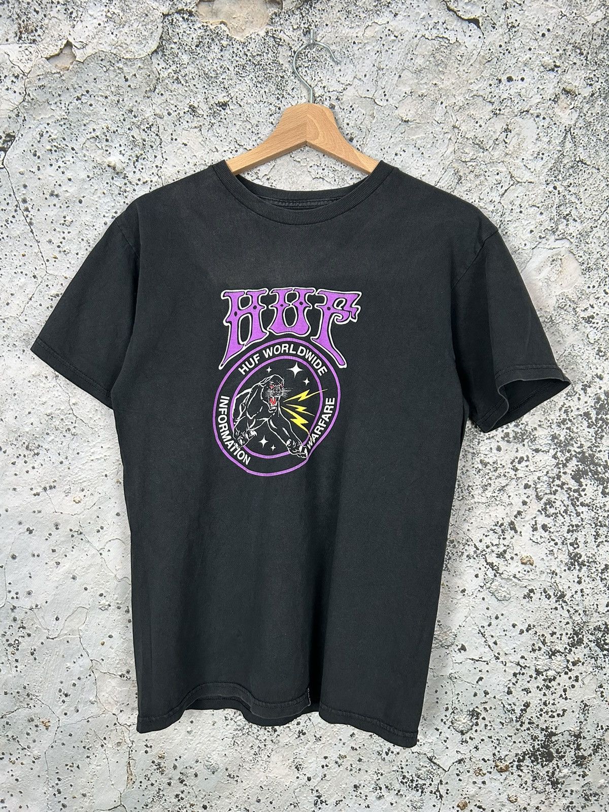 Huf Huf Skateboards Panther Animal Graphic Tee Streetwear Size US S / EU 44-46 / 1 - 1 Thumbnail