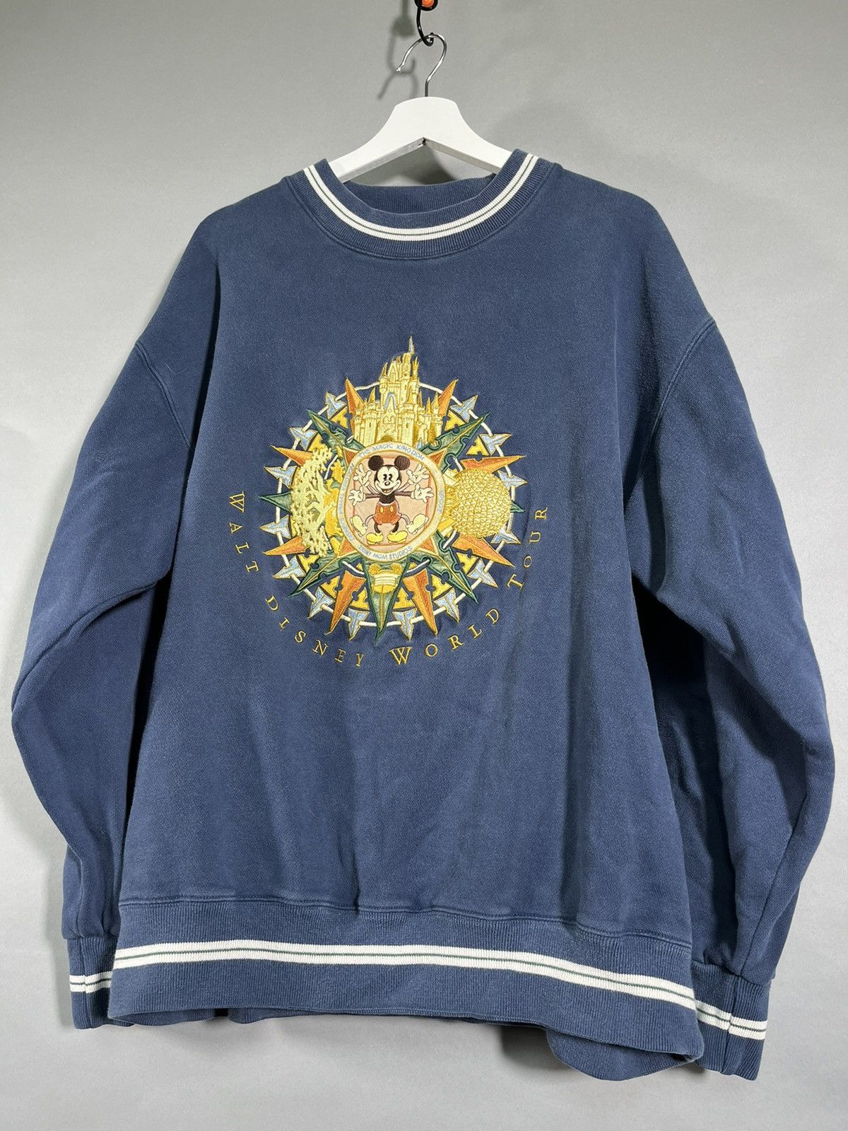 Disney Vintage Crazy Rare Embroidered Disney Mickey Mouse Davinci Size US L / EU 52-54 / 3 - 1 Thumbnail