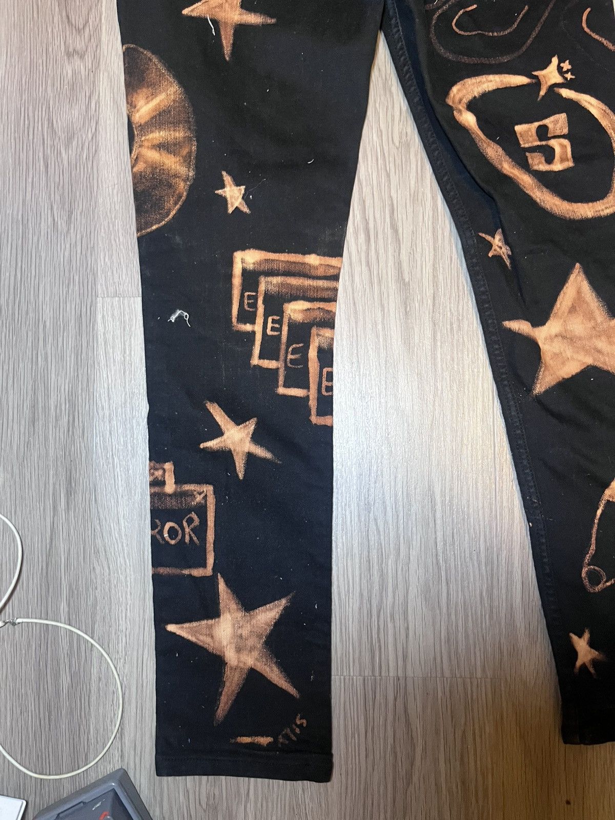 Topshop Y2K custom designed bleach painted jeans Size 30" / US 8 / IT 44 - 4 Thumbnail