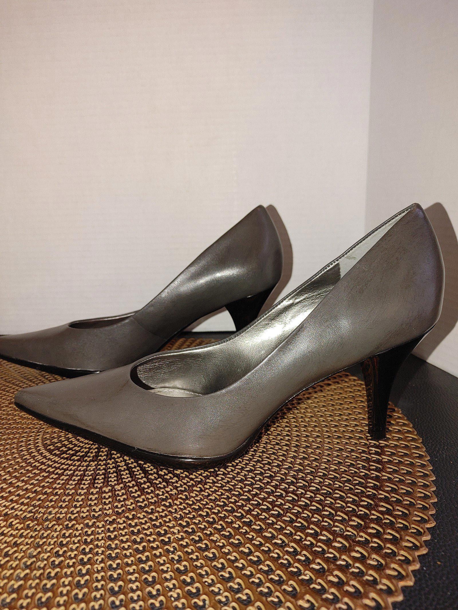 Reaction Kenneth Cole Beatrix Heels Size 9M