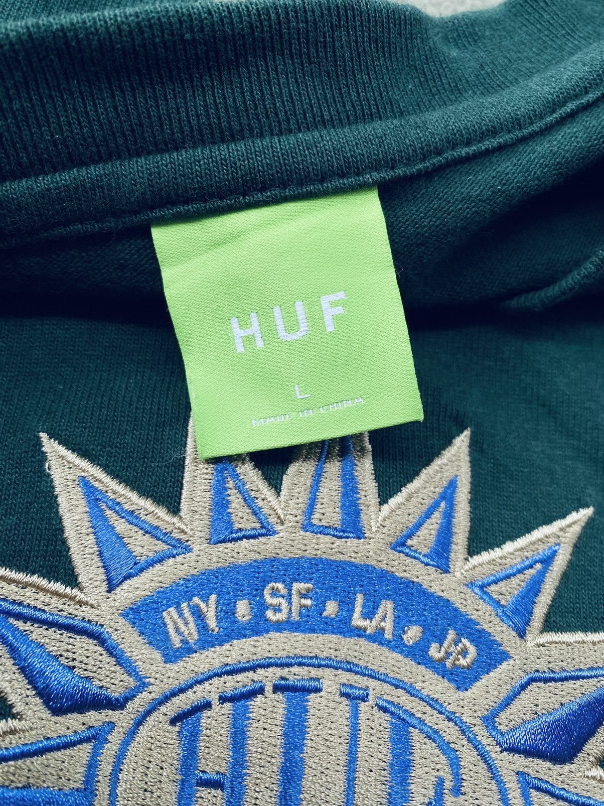 Huf HUF Sun Embroidery Center Rare Tees Size US L / EU 52-54 / 3 - 5 Thumbnail