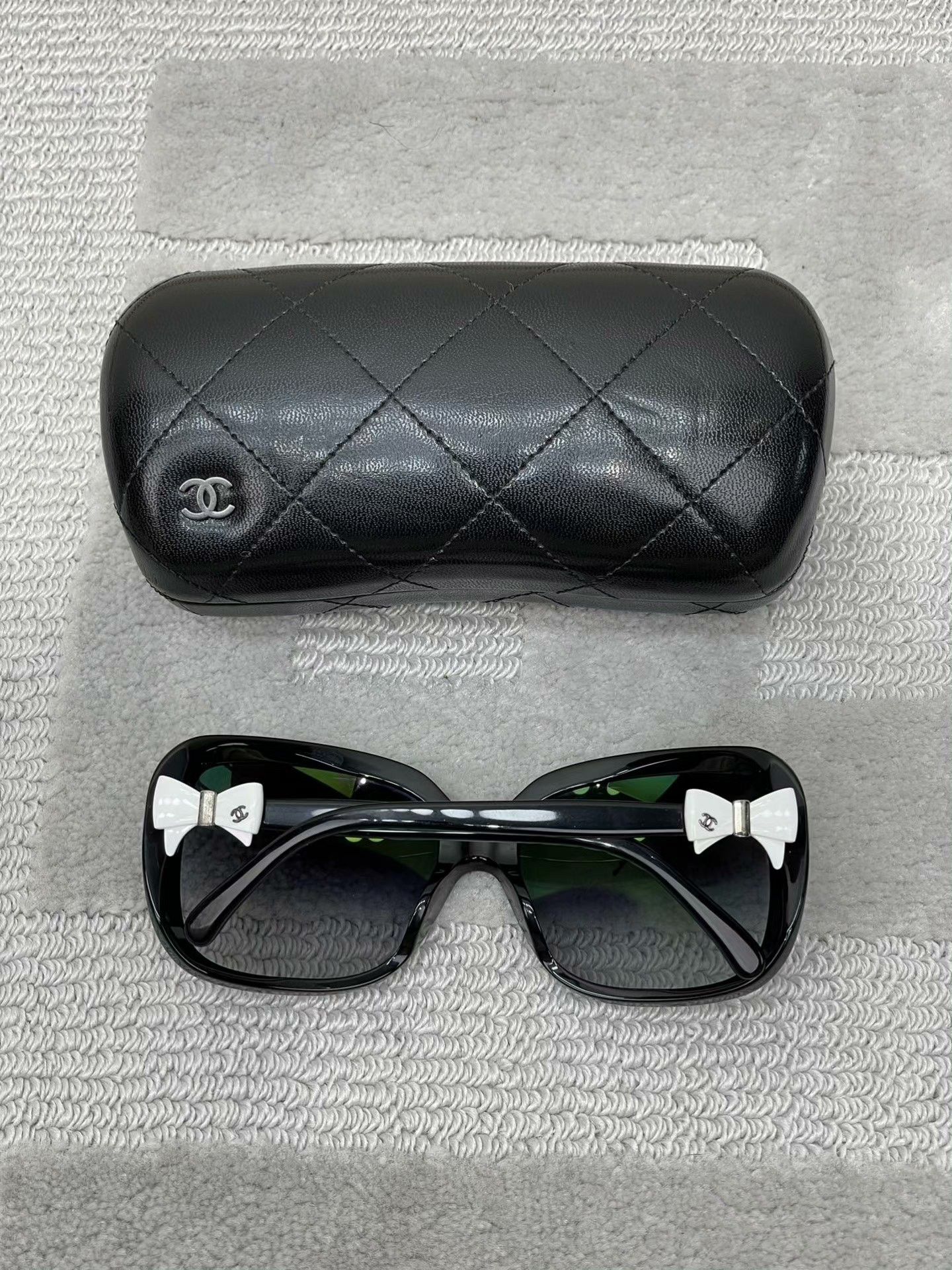 Chanel Chanel White Bow Logo Glasses Size ONE SIZE - 1 Thumbnail