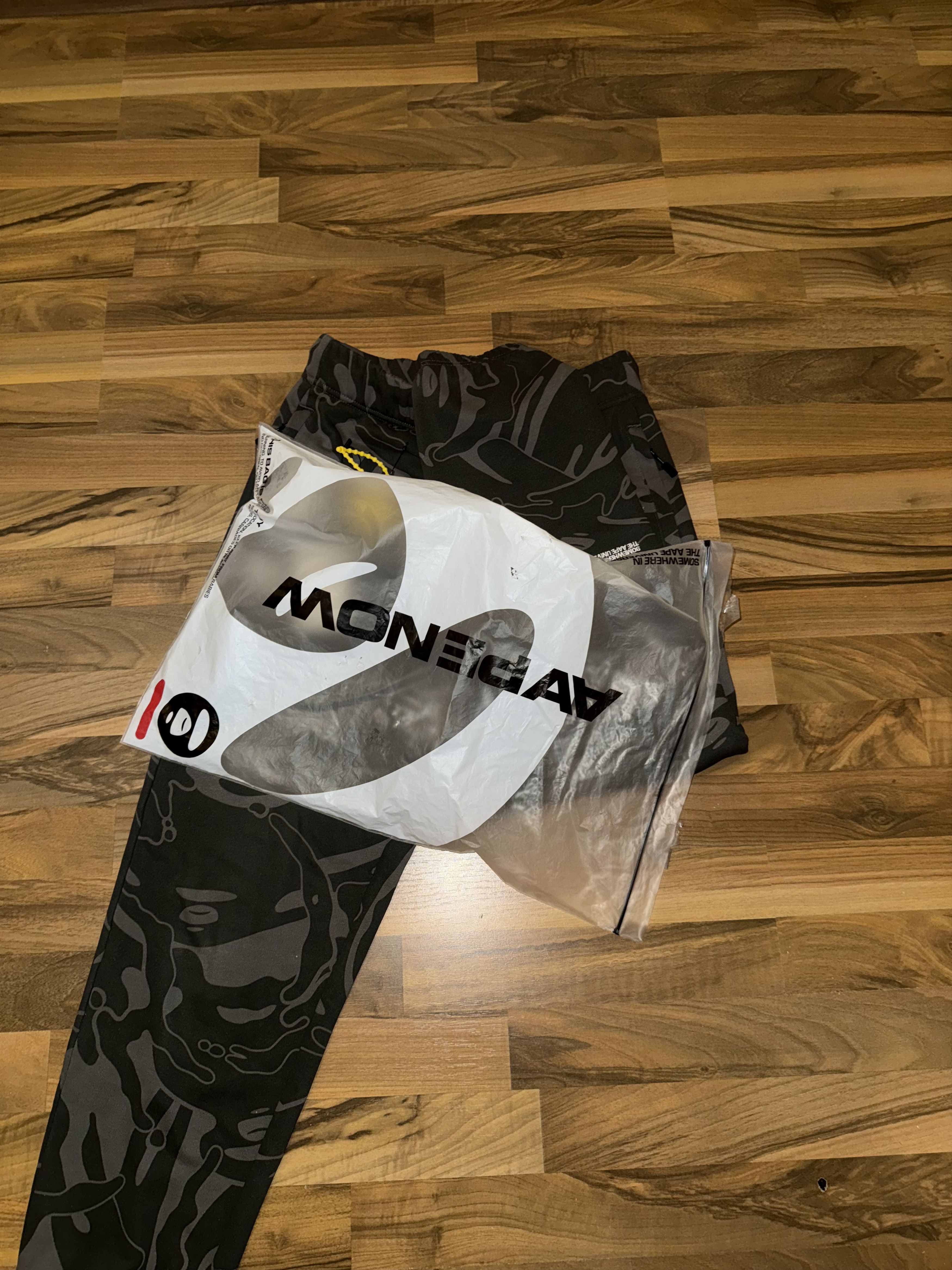 Aape AAPE BY A BATHING APE – trousers, sweatpants Size US 29 - 6 Thumbnail
