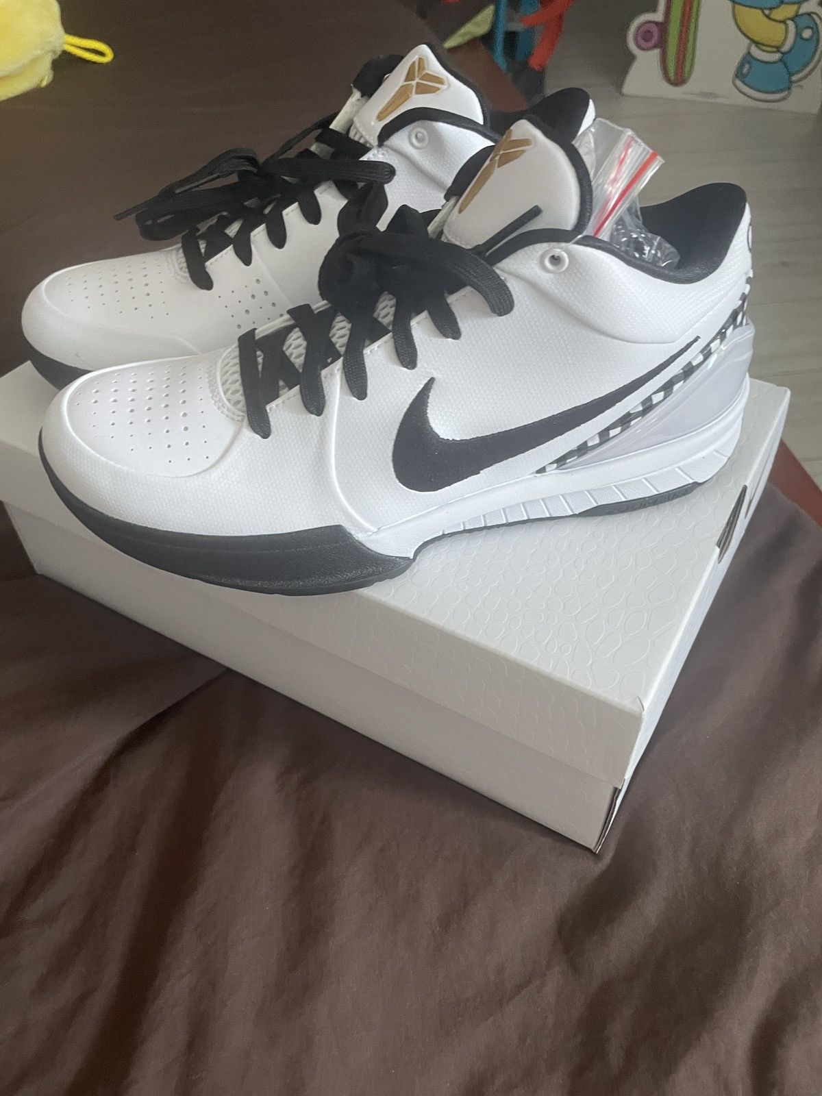 Jordan Brand × Nike Brand new Kobe 4 IV mambacita gigi Size US 7 / EU 40 - 1 Thumbnail