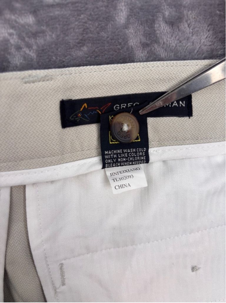 Greg Norman Men's Greg Norman Shorts Size 36 Beige Golf Size US 34 / EU 50 - 10 Thumbnail