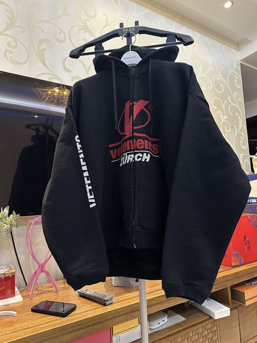 Vetements hotsell hoodie grailed