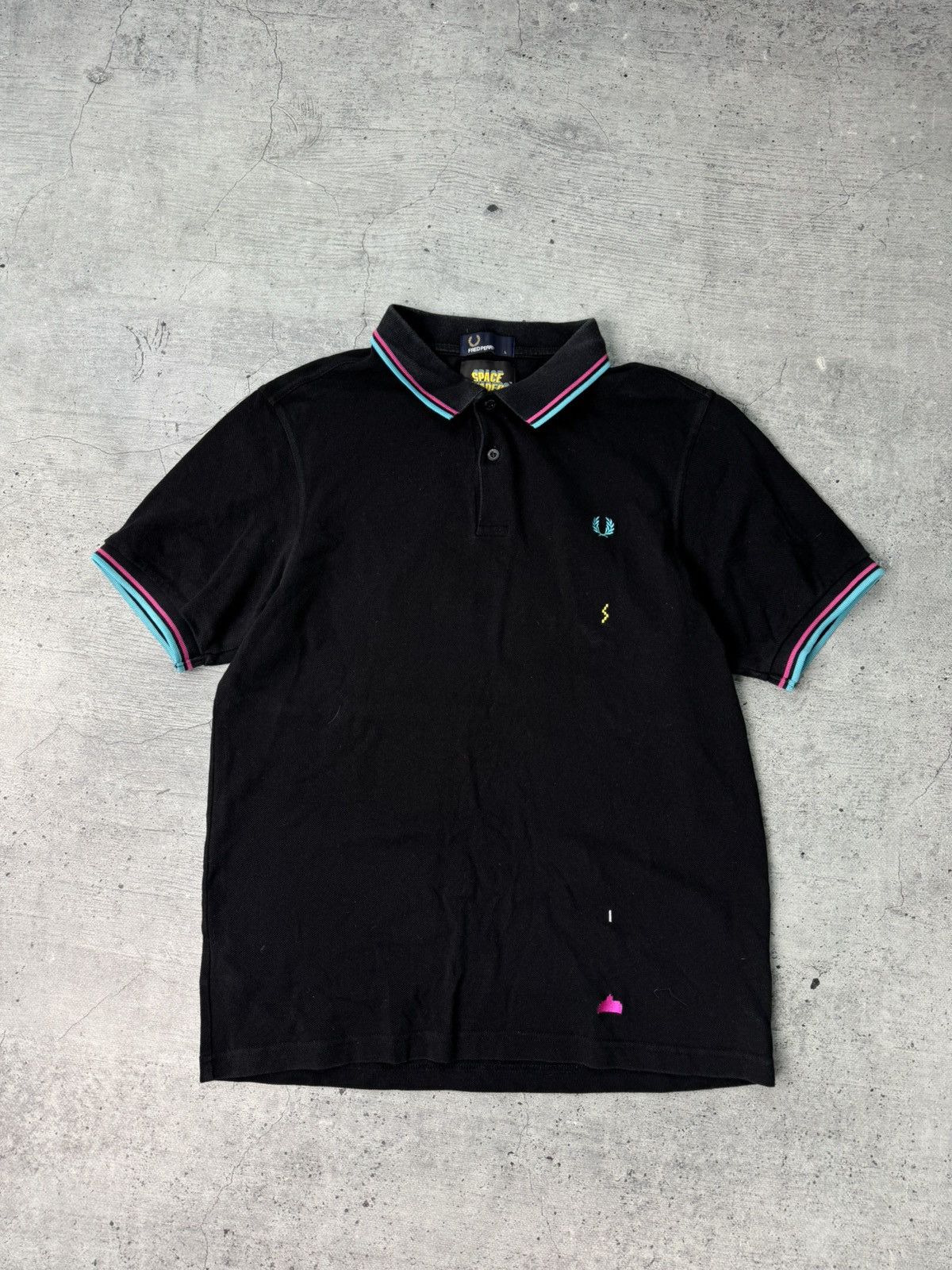 Fred Perry Rare Fred Perry Space Invaders Polo Casual T-Shirt Size US L / EU 52-54 / 3 - 2 Thumbnail