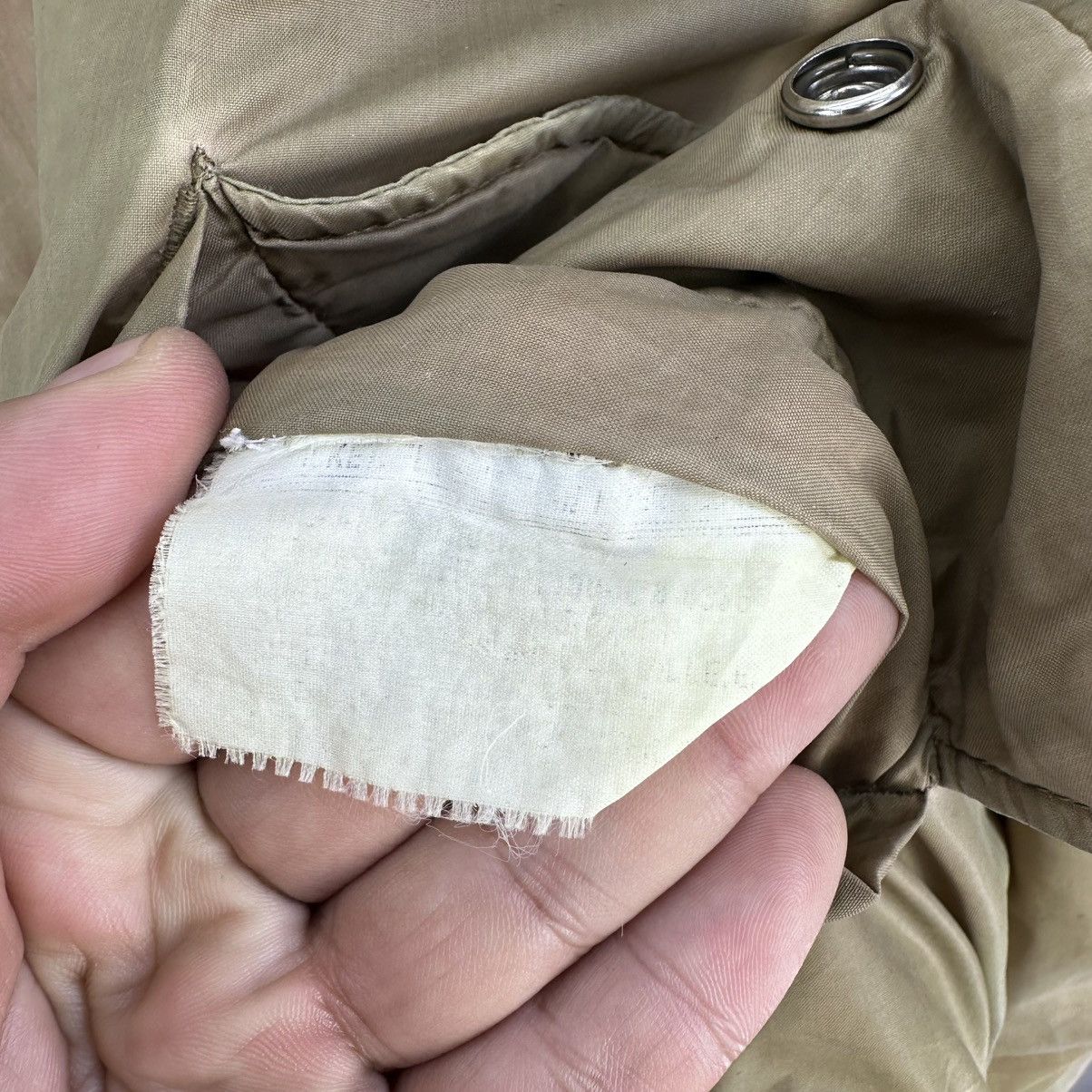 Alpha Industries Vintage Alpha Industries Bomber Jacket Sun Faded Size US M / EU 48-50 / 2 - 13 Thumbnail