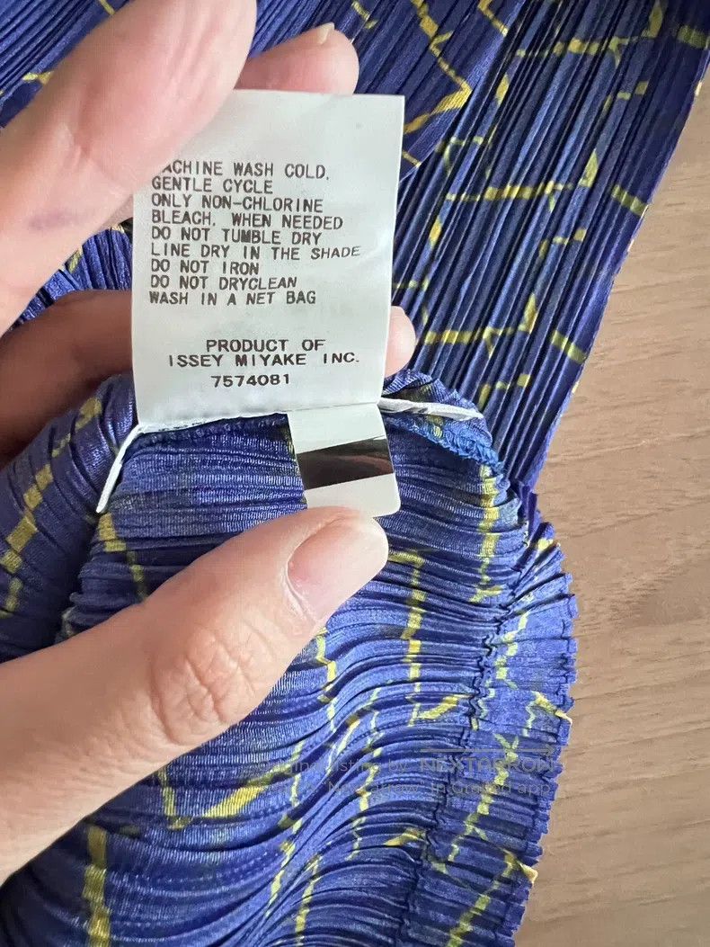 Issey Miyake Issey Miyake size:one size Blue Tank Top Size XXS / US 00 / IT 34 - 2 Thumbnail