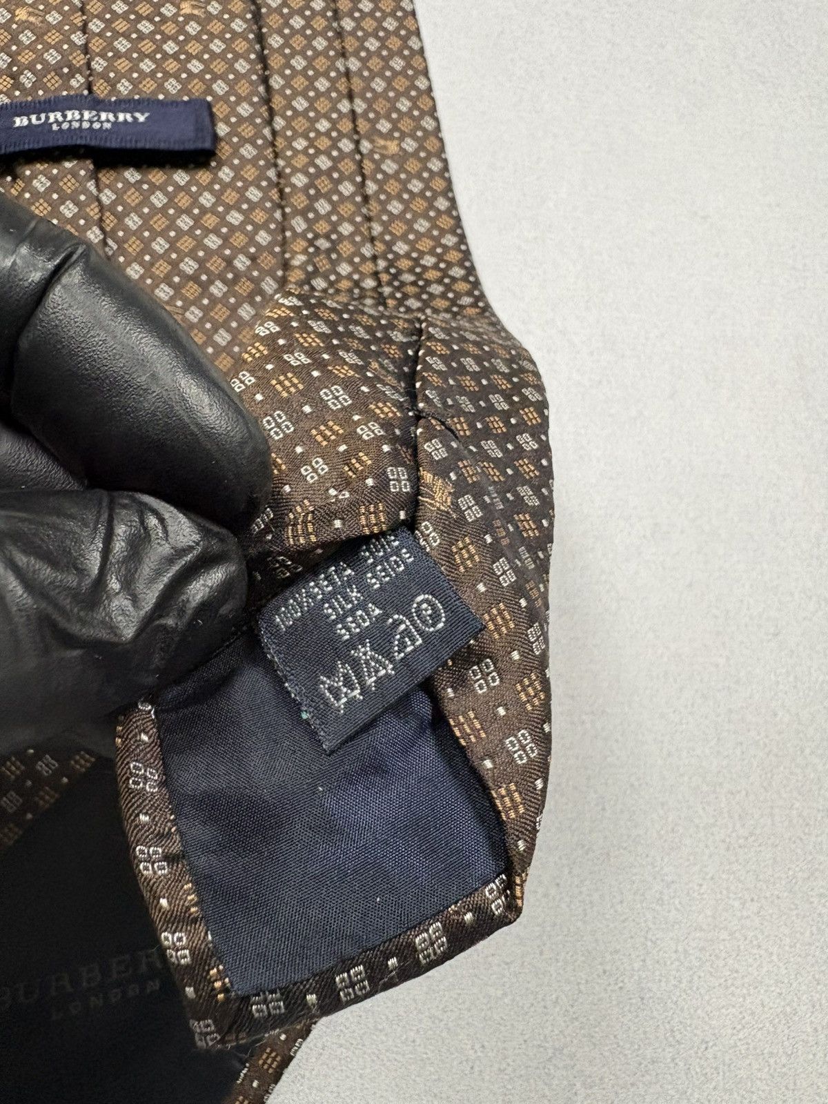 Burberry Burberry London Brown Silk Tie Monogram Pattern Vintage Size ONE SIZE - 15 Thumbnail
