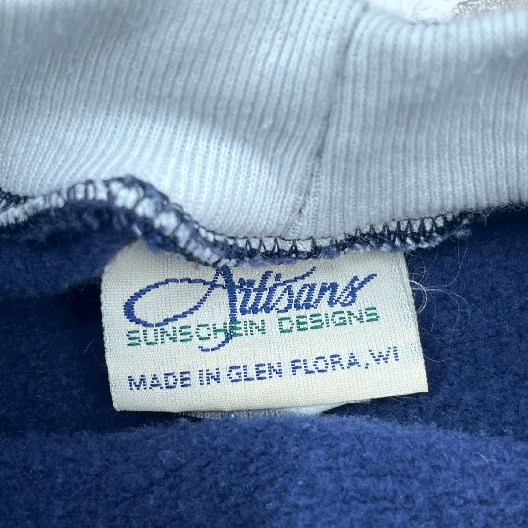 Vintage VINTAGE Christmas Sweater Women Large Crew Neck Sweatshirt AOP Angel Snow Scene Size L / US 10 / IT 46 - 4 Thumbnail