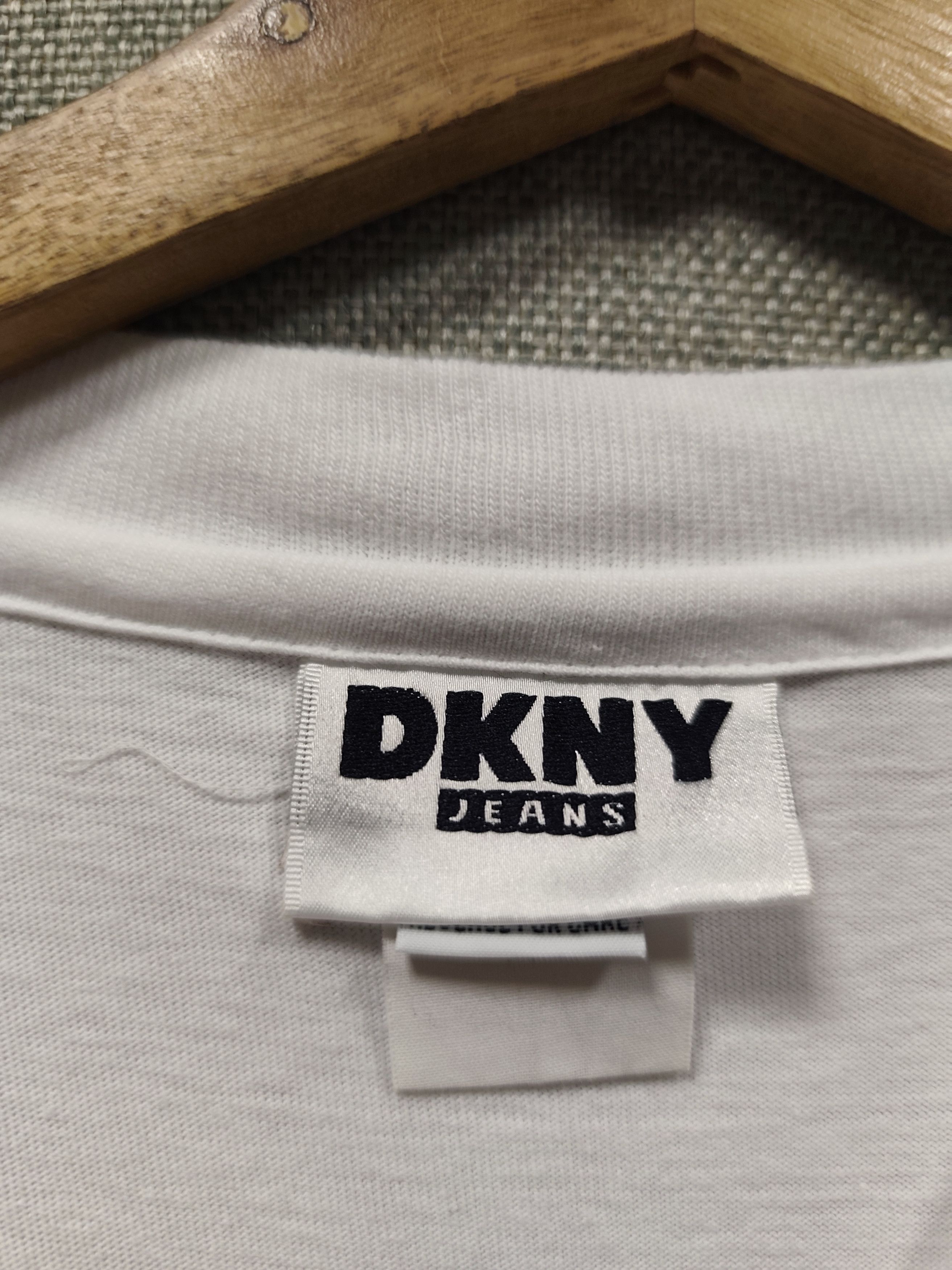 DKNY Vintage 90s t shirt DKNY Security Size US XL / EU 56 / 4 - 5 Thumbnail