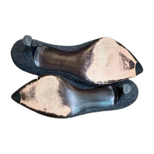 Stuart Weitzman STUART Weitzman Black Grey Pumps 2” Heeled Shoes Bow Size 9M Size US 9 / IT 39 - 3 Thumbnail