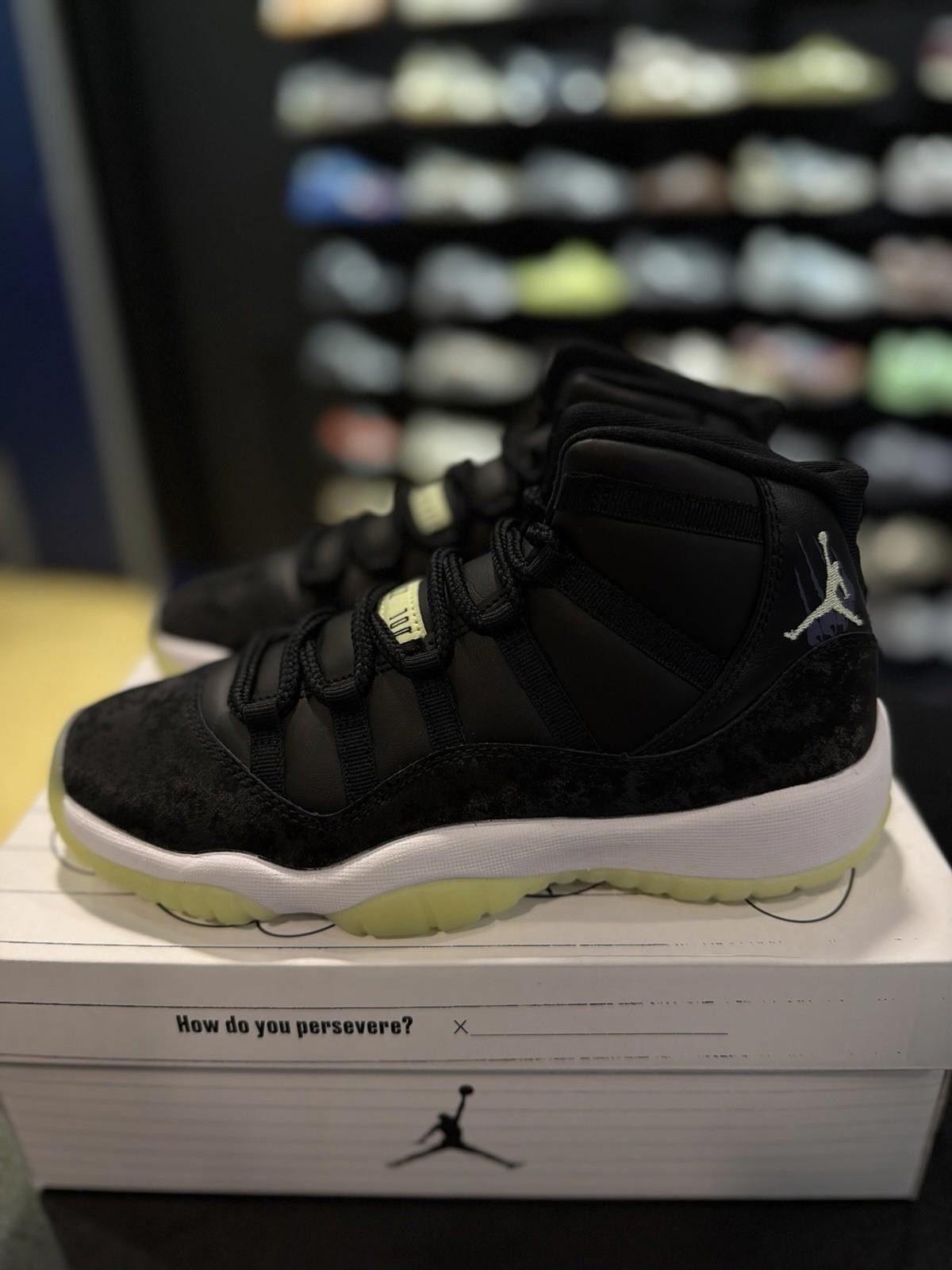 Nike Air Jordan 11 Retro GS 'Inner Beast' Black Barely Volt 7Y Size US 7 / EU 40 - 7 Thumbnail