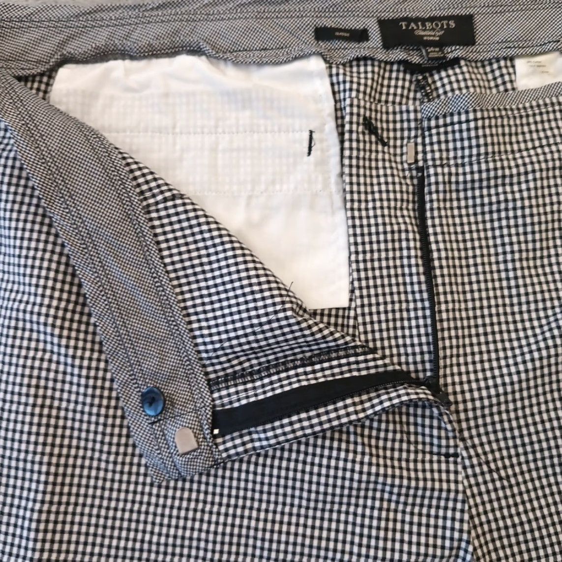 Talbots Talbots Woman Cropped Pants Plus 24W Black Plaid High Rise Cropped Lightweight Cotton Blend Straight Inseam 27.5 in Women Mens? Size 42" / US 20 - 4 Thumbnail