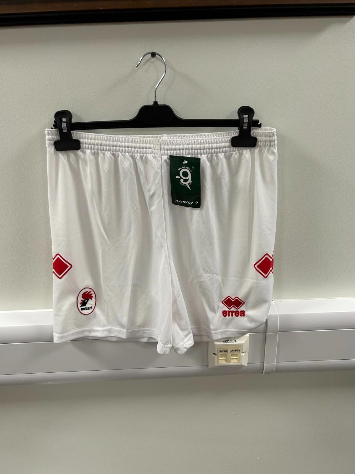 Other SSC Bari Early 2000s Errea Shorts (BNWT) S Size US 30 / EU 46 - 1 Preview