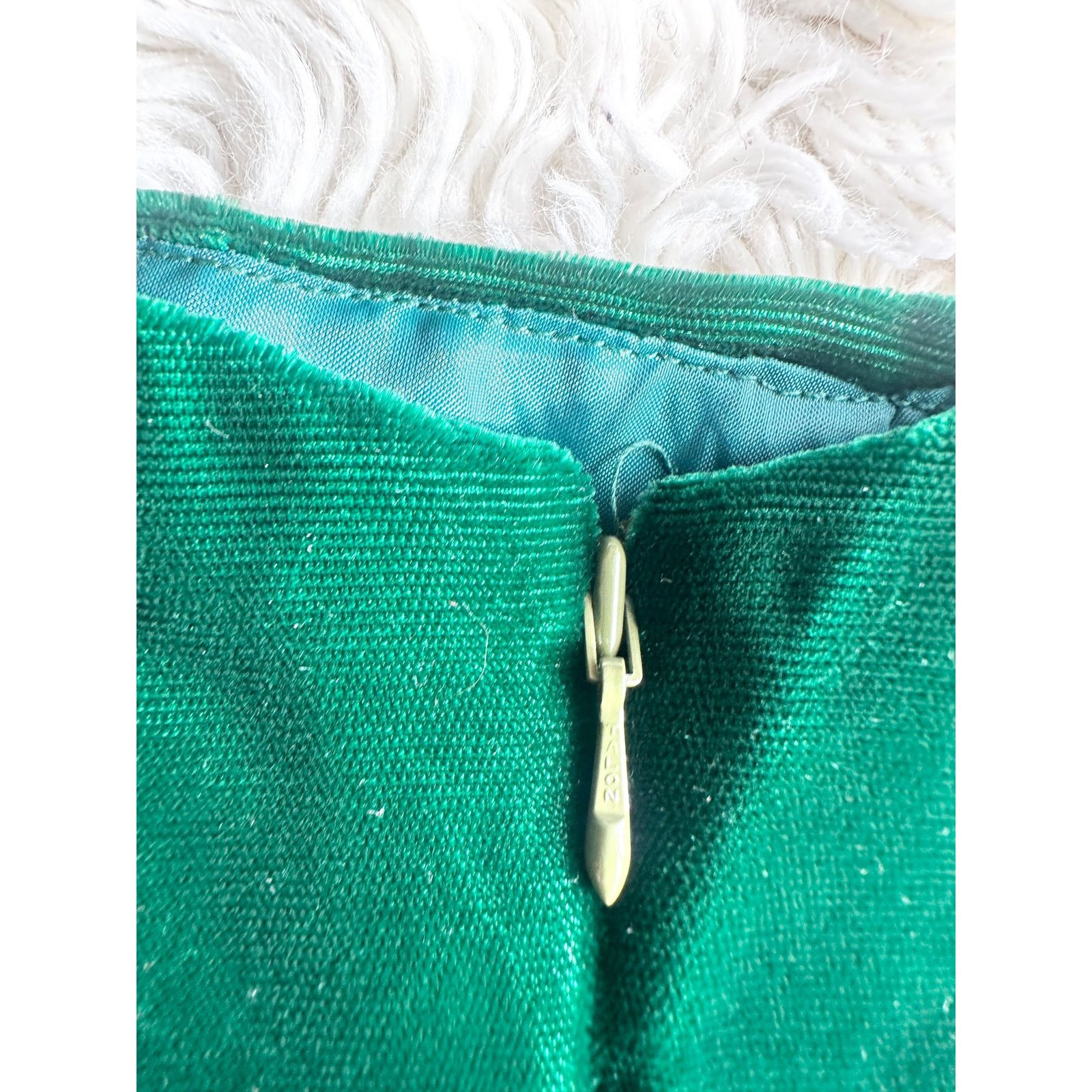 Vintage Vintage 60's Deep Emerald Velvet Empire Waist Dress Size M / US 6-8 / IT 42-44 - 7 Thumbnail