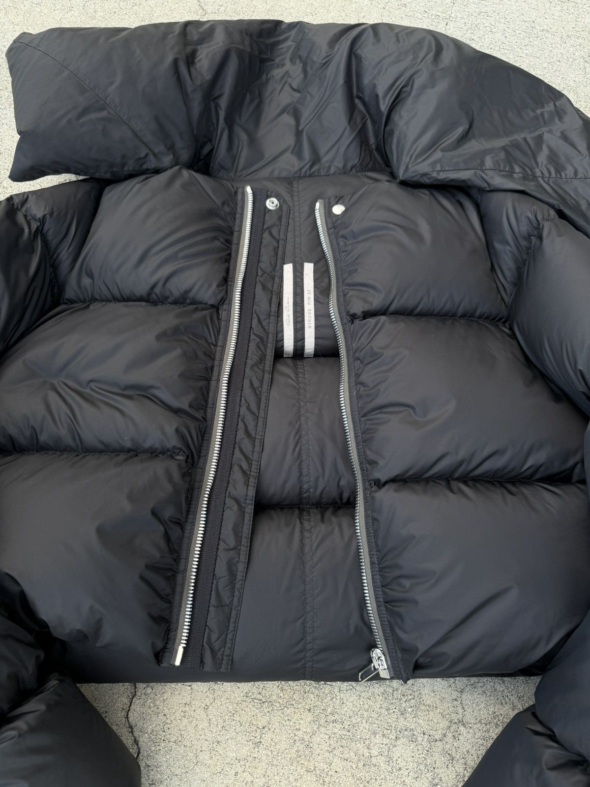 Rick Owens Rick Owens FW22 Strobe Cropped Puffer Size US M / EU 48-50 / 2 - 9 Thumbnail