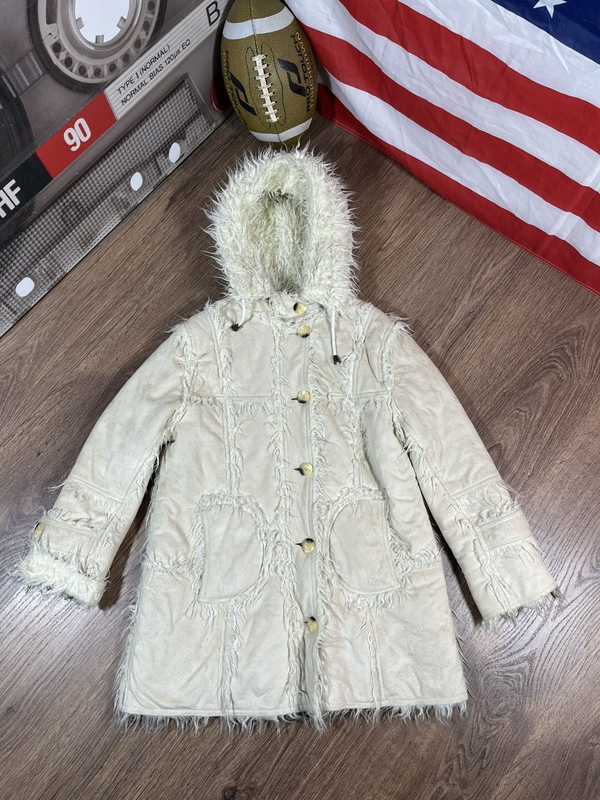 Dior Christian Dior Hooded Shearling Style Coat Off White M Size S / US 4 / IT 40 - 1 Thumbnail
