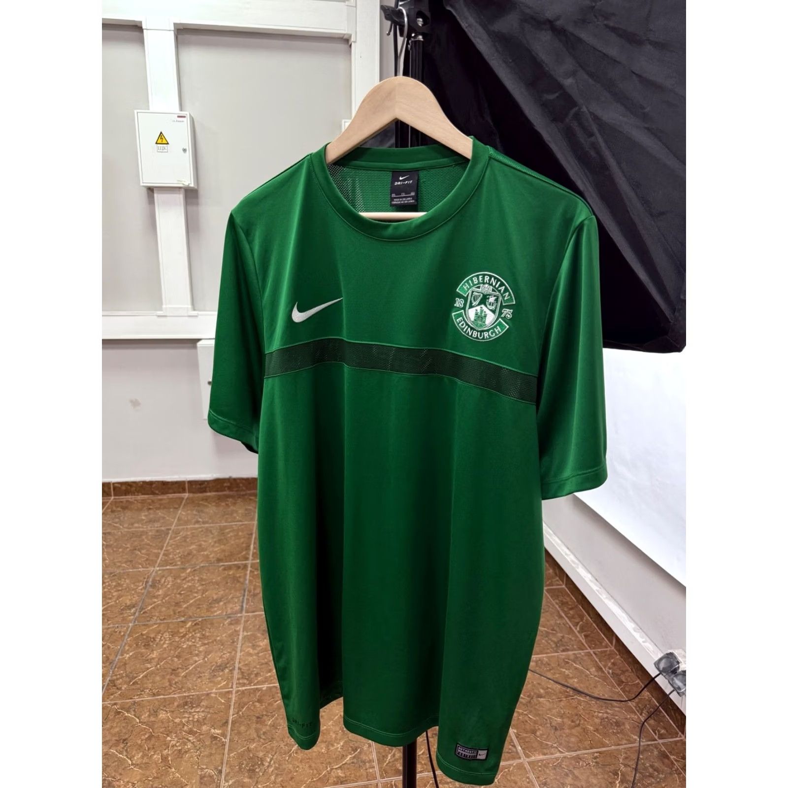 Nike Nike Hibernian Edinburg Soccer T-Shirt XL/XXL Green Mens Product (Vintage? 2016) Size US XXL / EU 58 / 5 - 2 Thumbnail