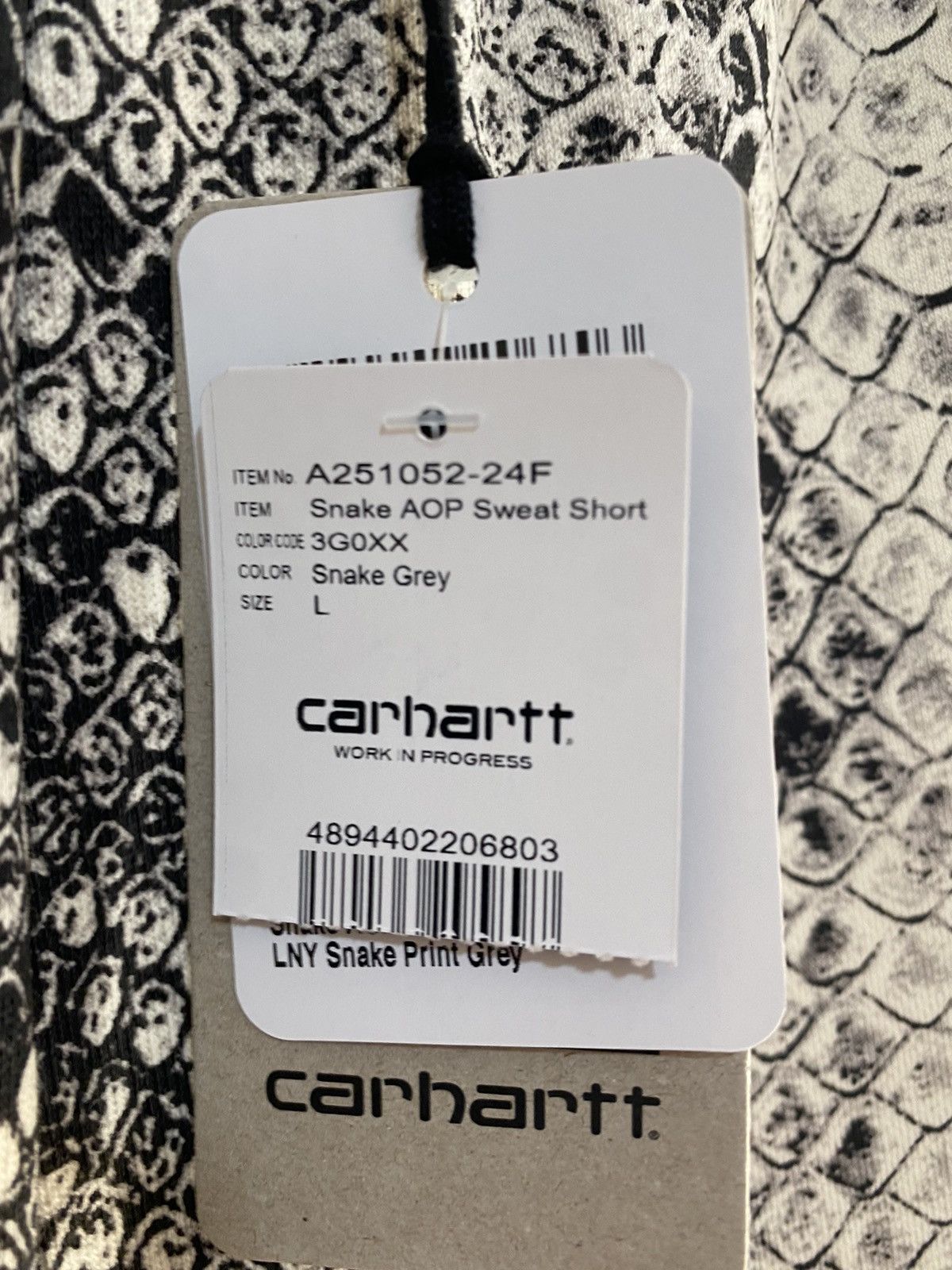 Carhartt Wip Carhartt Wip Year of the Snake Drop Japan Size L Shorts Size US 40 / EU 56 - 3 Thumbnail