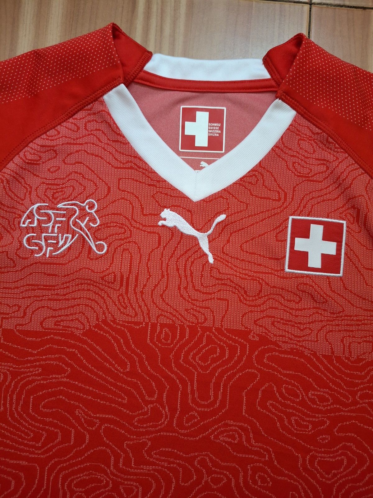 Puma SWITZERLAND PUMA WORLD CUP 2018 FOOTBALL HOME JERSEY SIZE M Size US M / EU 48-50 / 2 - 5 Thumbnail