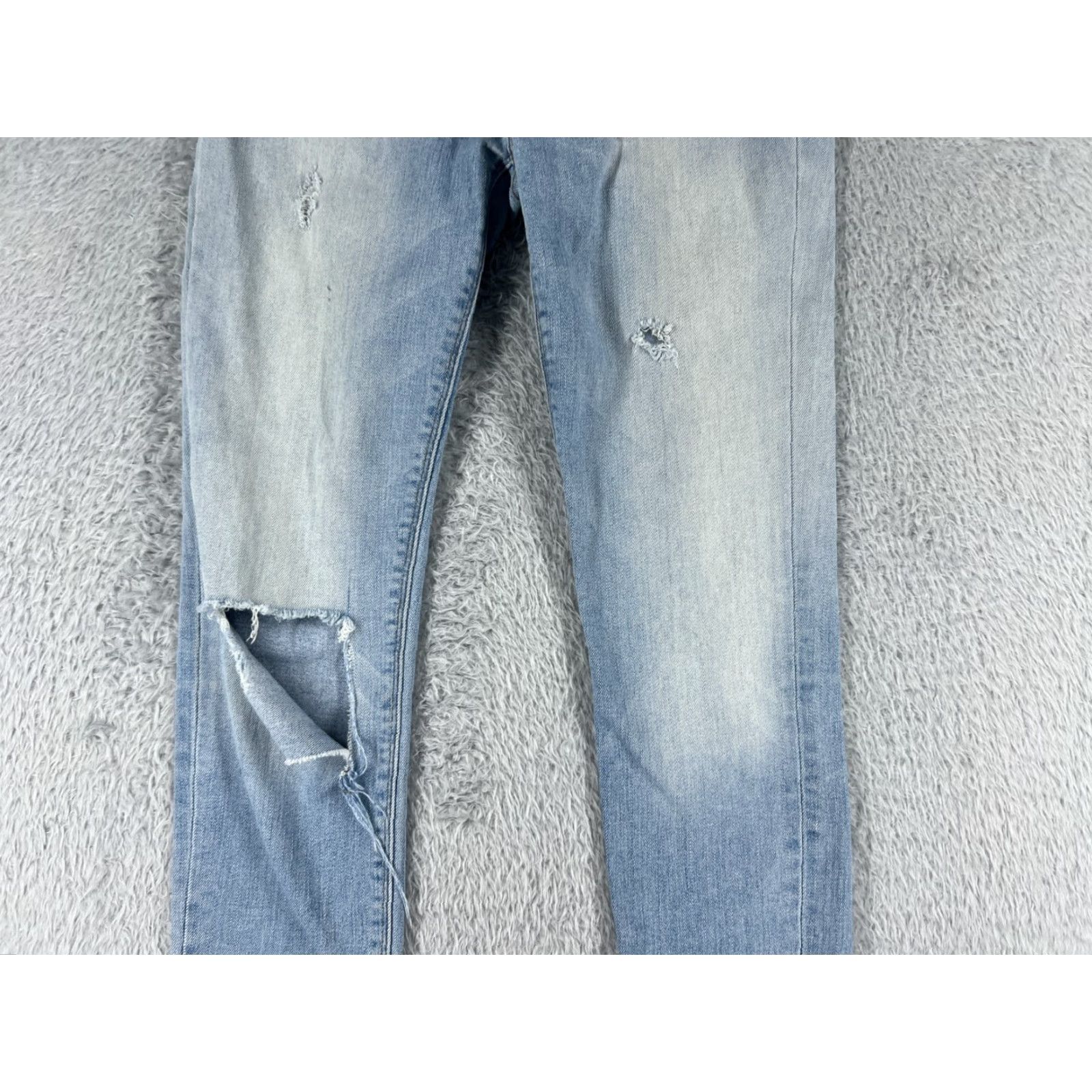 Hudson Hudson Jeans Women 28 Blue Denim Skinny Distressed Light Wash 27 Inseam 5-Pocket Pattern Flower Size 28" / US 6 / IT 42 - 3 Thumbnail