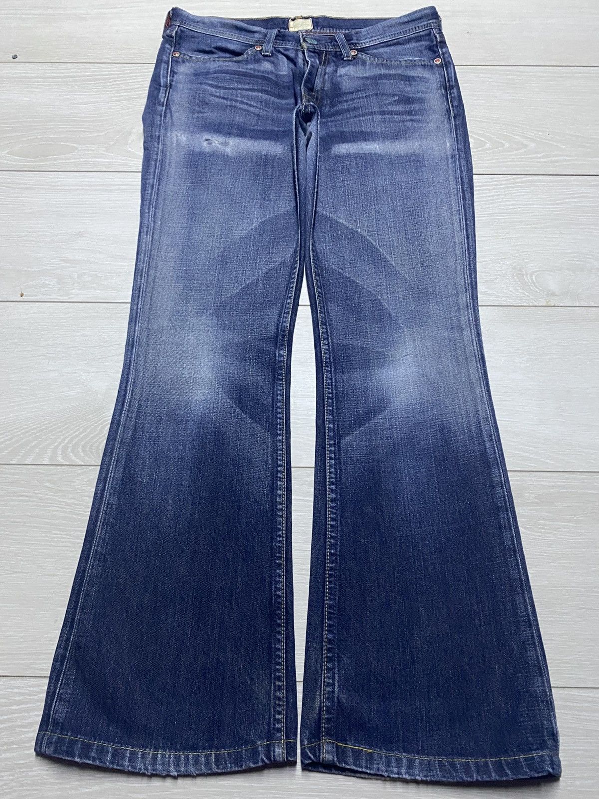 Levi's Vintage Levis Redloop Faded Wash Distressed Flare Jeans Size US 30 / EU 46 - 1 Thumbnail