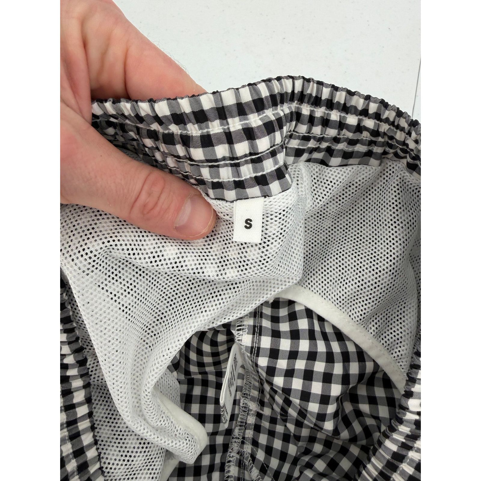 AMI NWT AMI Men's Gingham Small Heart Black/Noir Swim Shorts Size US 29 - 6 Thumbnail
