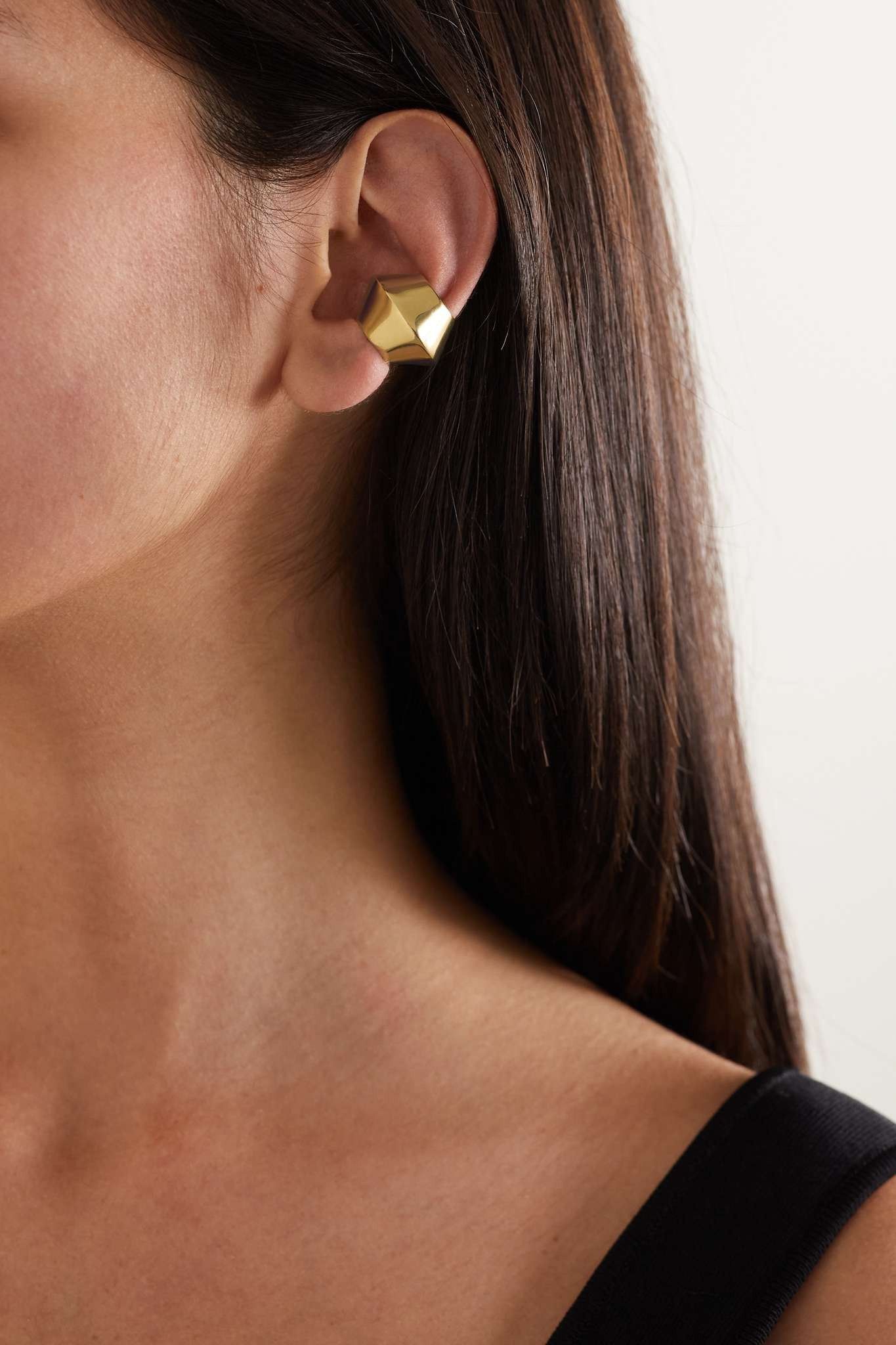 o1w1db10725 Ear Cuff in Golden