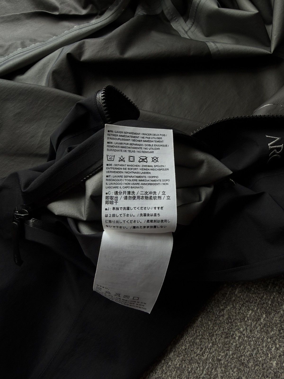 Arc'teryx Arc'teryx Beta SL Hybrid Jacket Men's 2018 Size US S / EU 44-46 / 1 - 15 Thumbnail