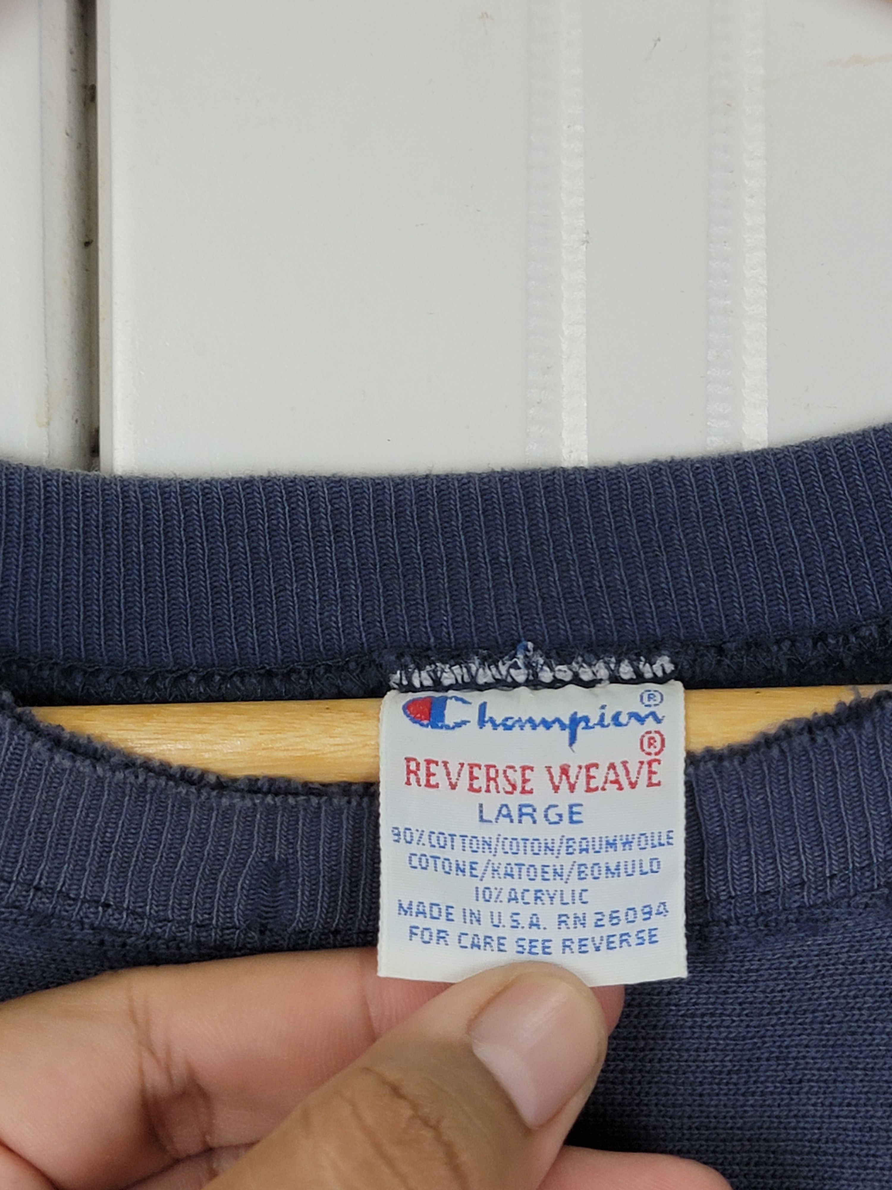 Champion × Vintage Vintage Thrashed Champion Reverse Weave Size US L / EU 52-54 / 3 - 13 Thumbnail