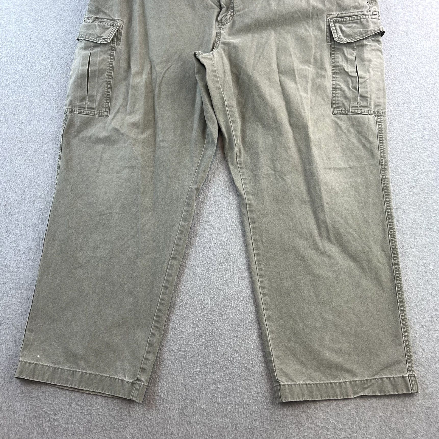 Vintage LL Bean Cargo Pants Mens 44 Green Comfort Waist Relaxed Fit Pockets Outdoors Size US 44 / EU 60 - 7 Thumbnail